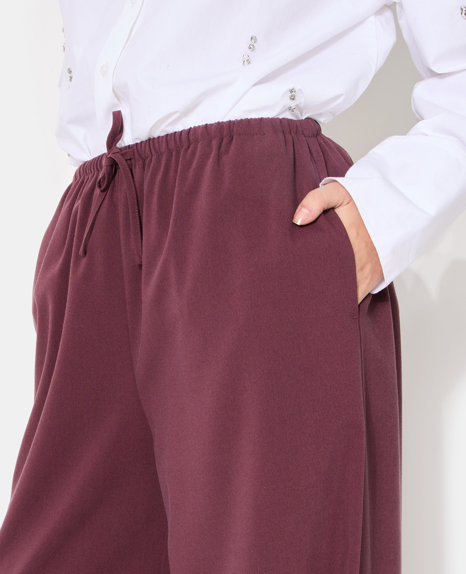 Pantalon droit et large avec lien coulissé