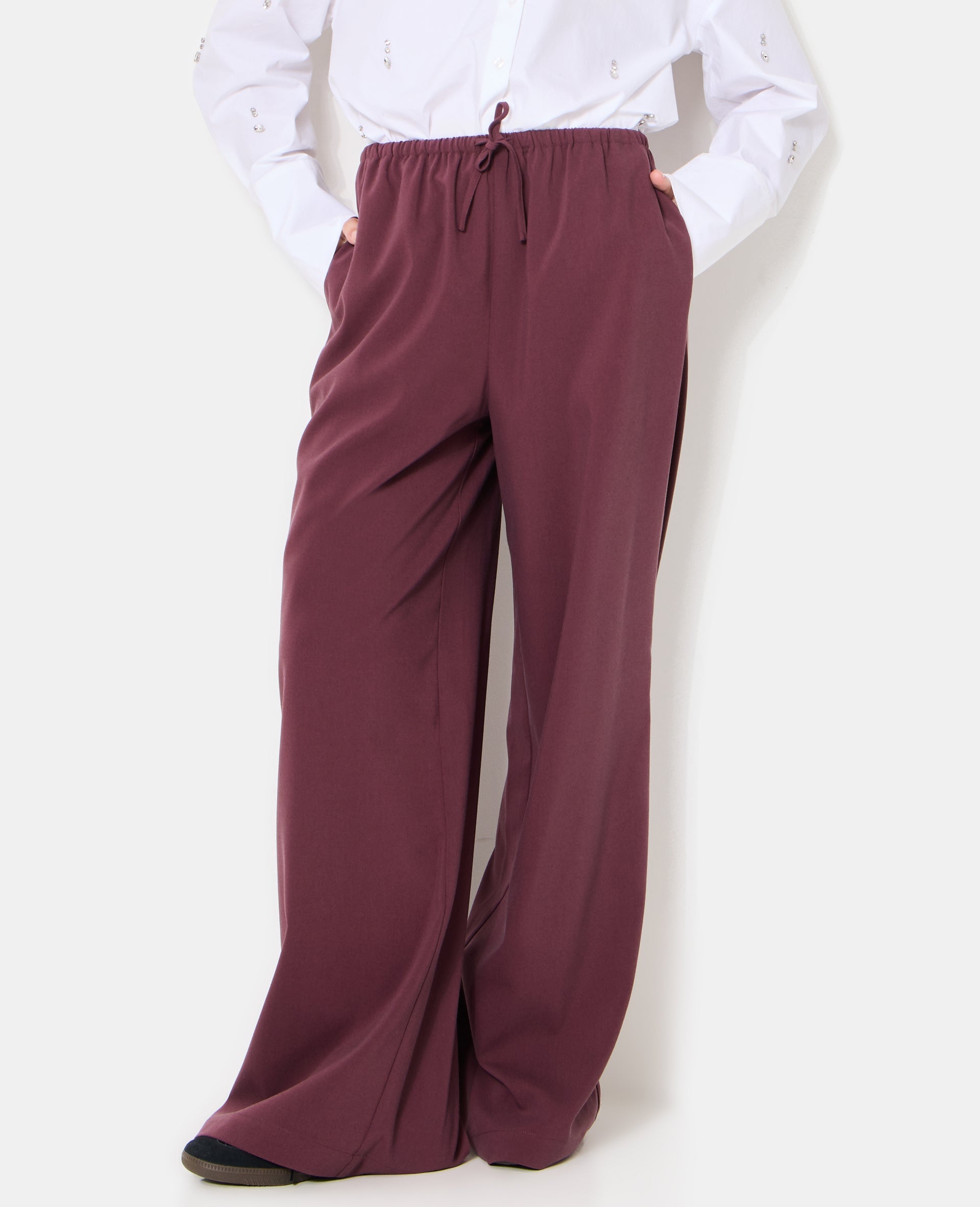 Pantalon droit et large avec lien coulissé