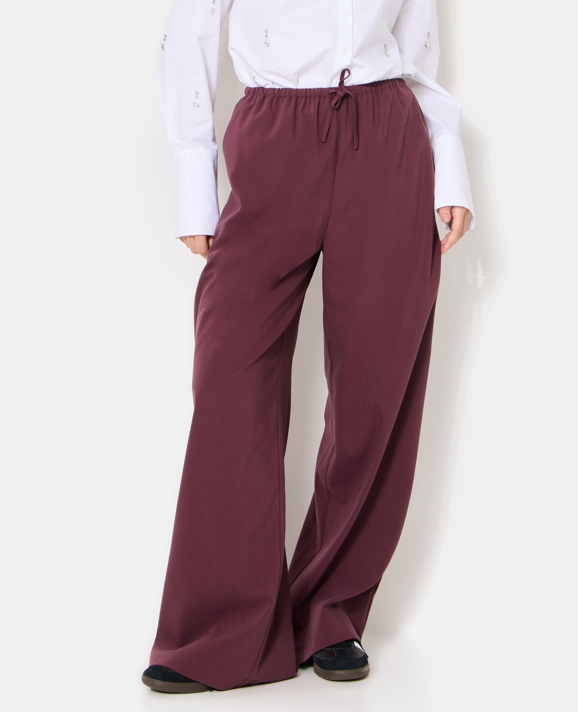 Pantalon droit et large avec lien coulissé