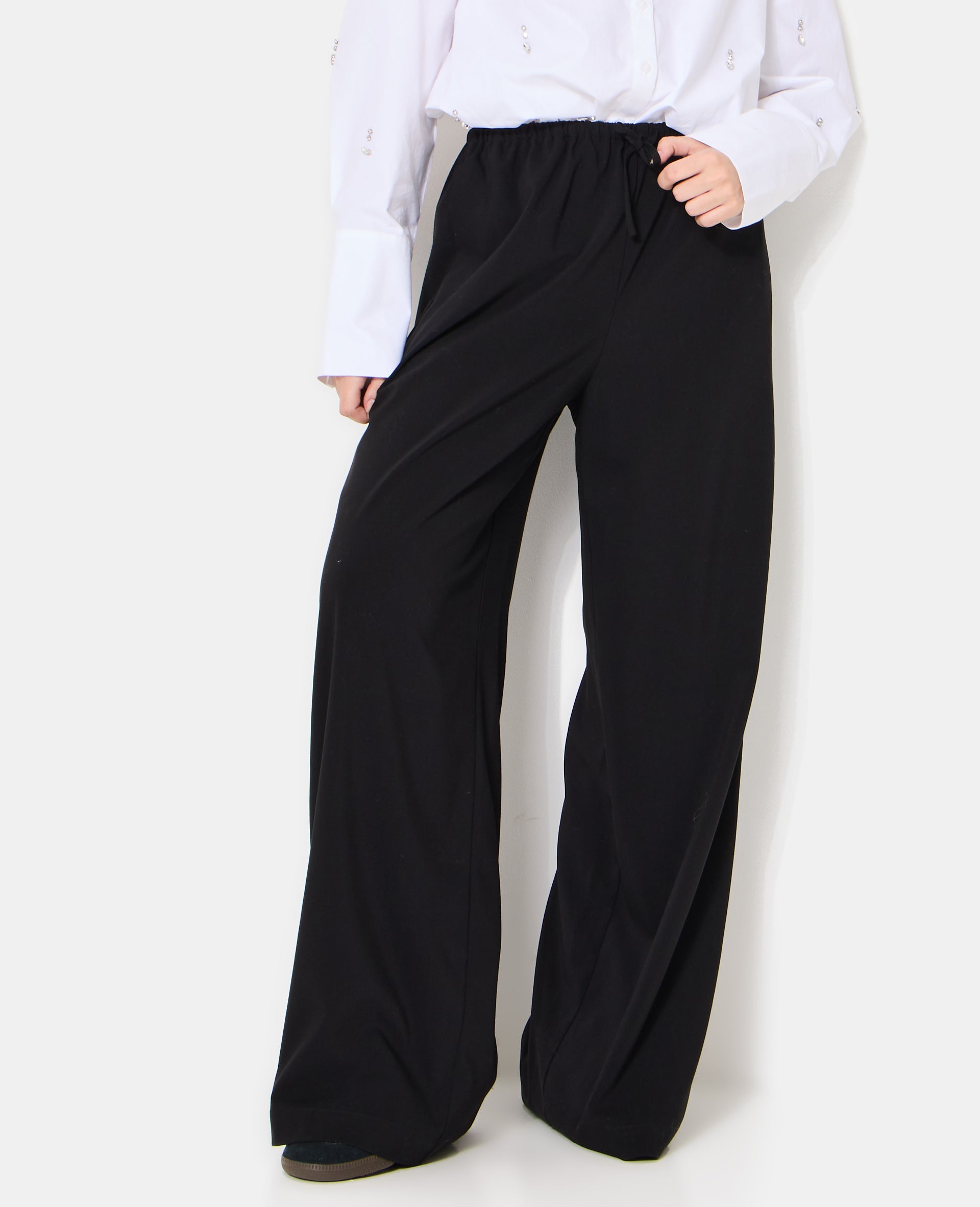 Pantalon droit et large avec lien coulissé