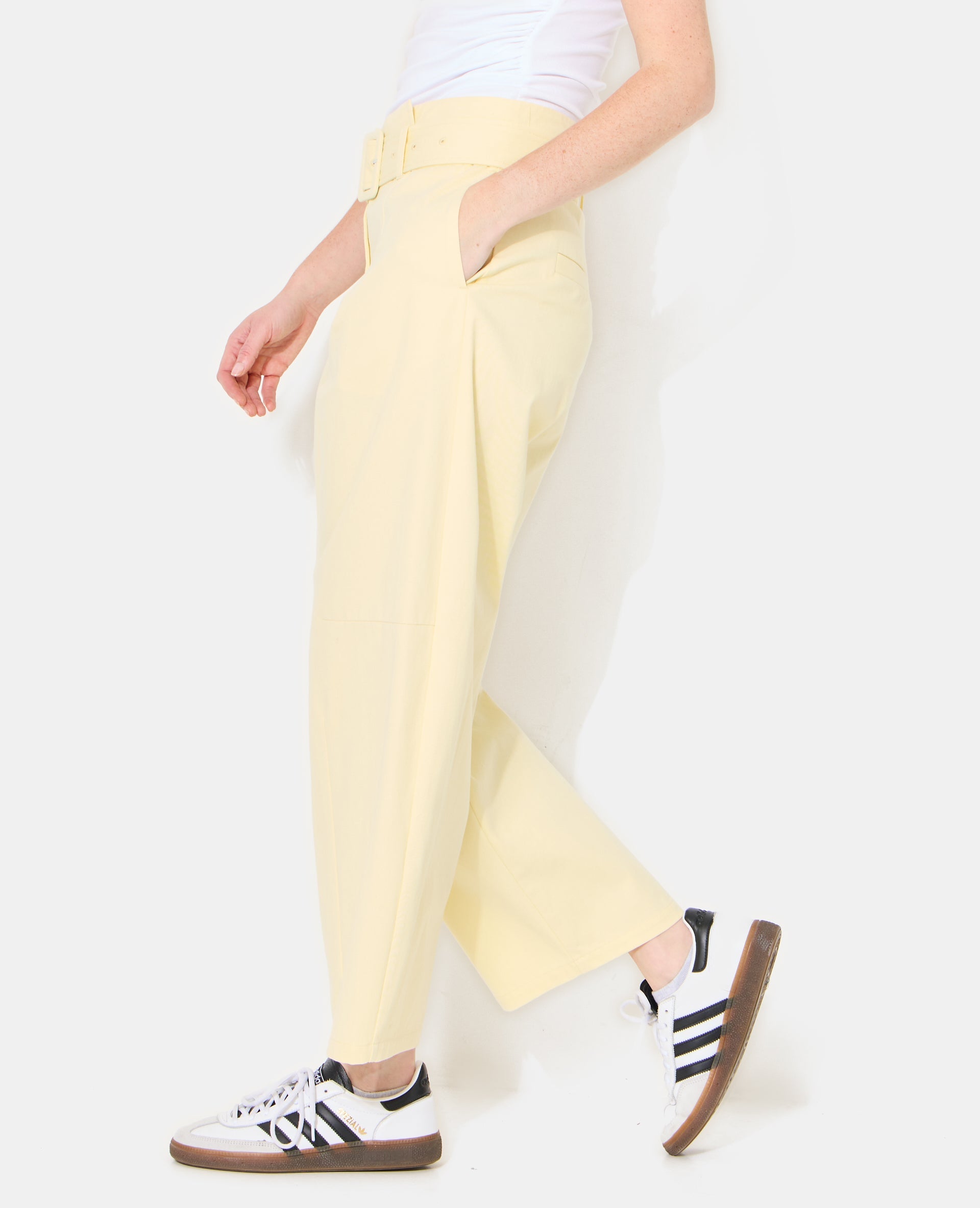 Pantalon barrel taille haute avec ceinture