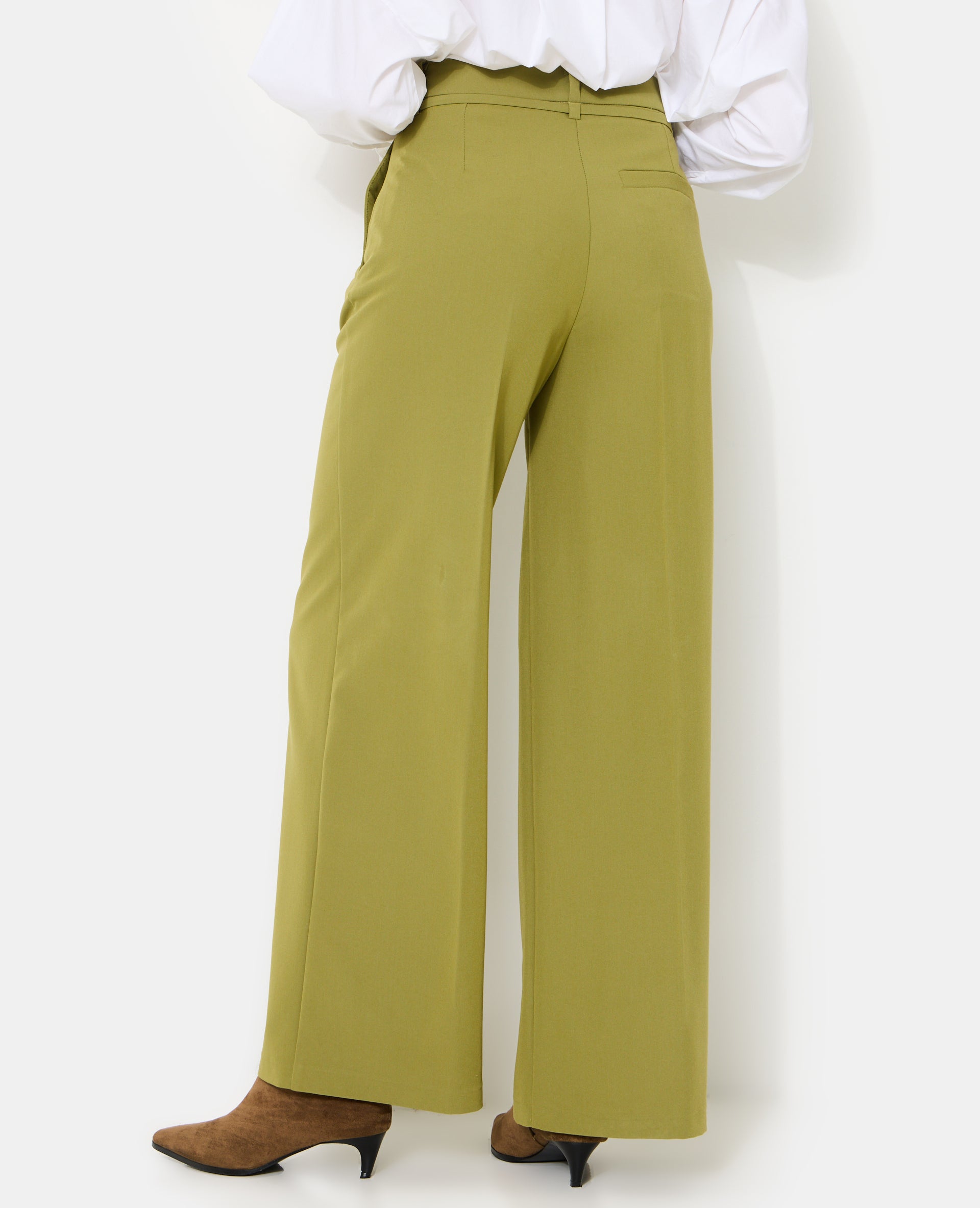 Pantalon droit avec ceinture et boucle fantaisie