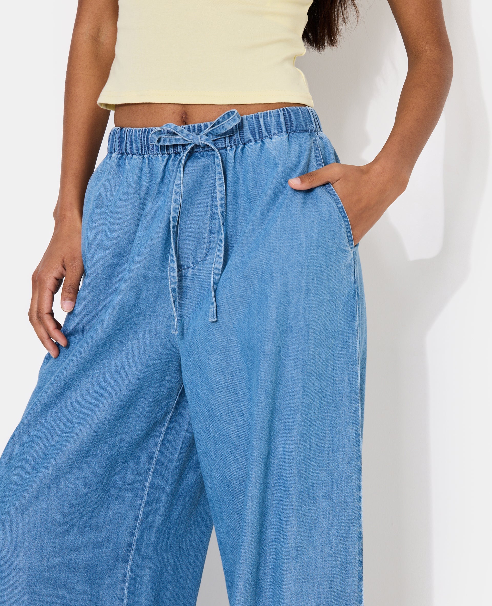 Pantalon large ceinture élastiquée effet jean