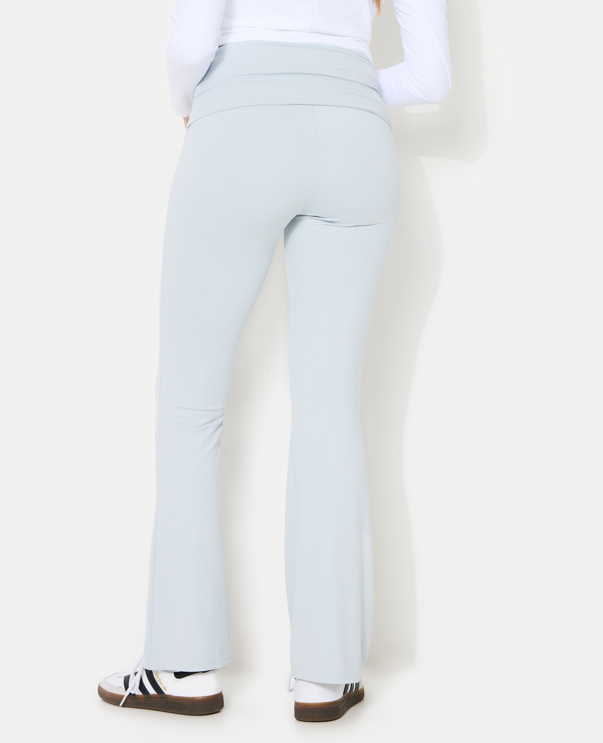 Pantalon flare en matière sculptante