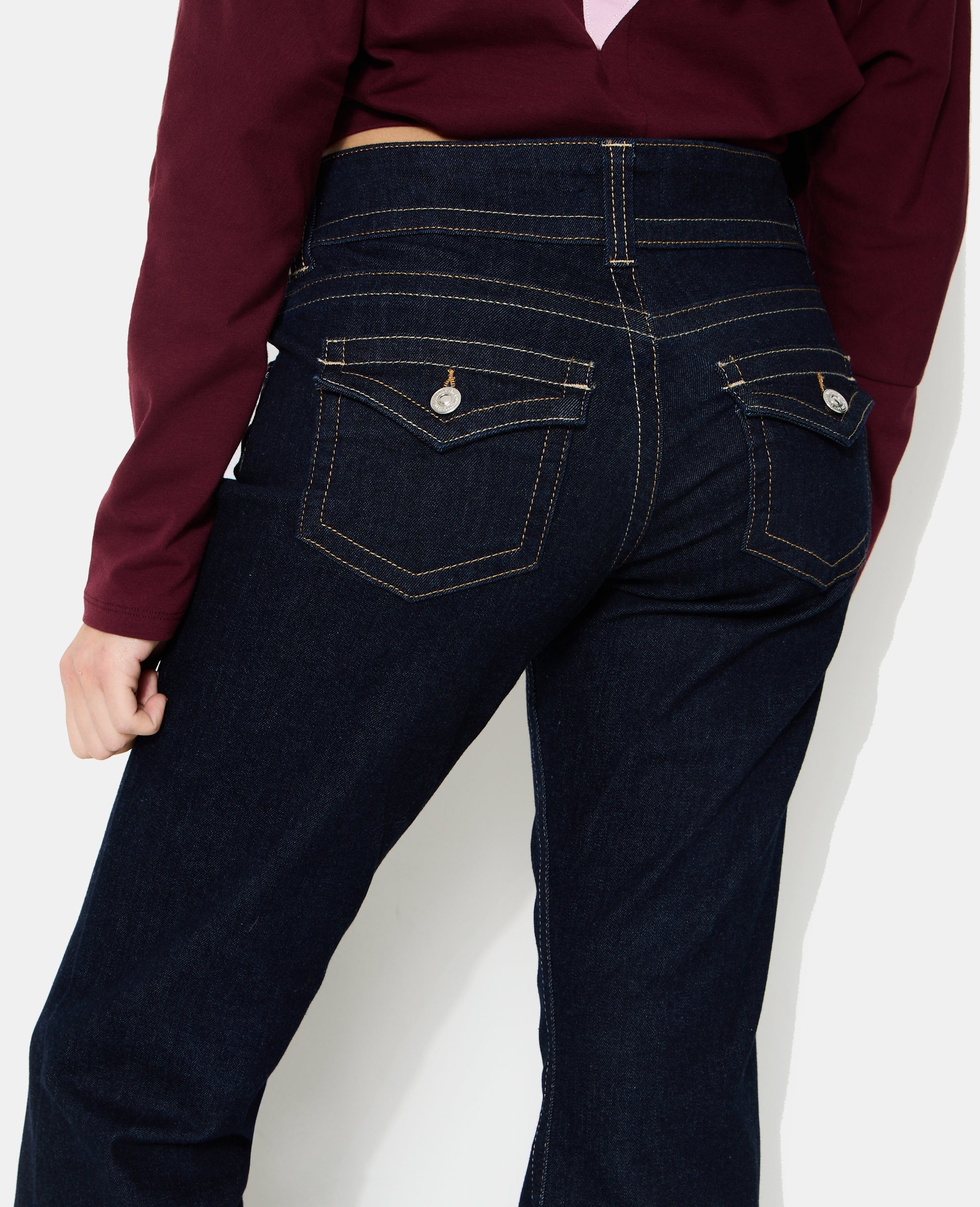 Jean flare taille basse avec 2 boutons