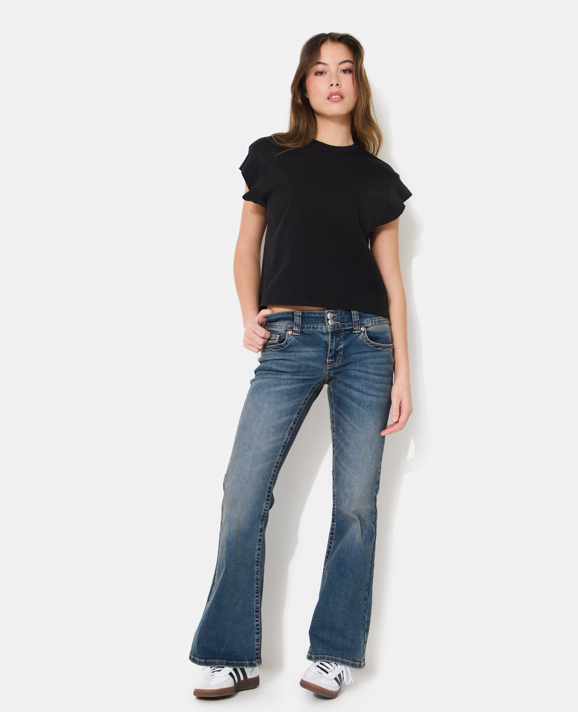 Jean flare taille basse avec 2 boutons