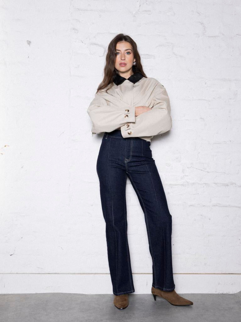 Jean straight taille haute avec détails coutures