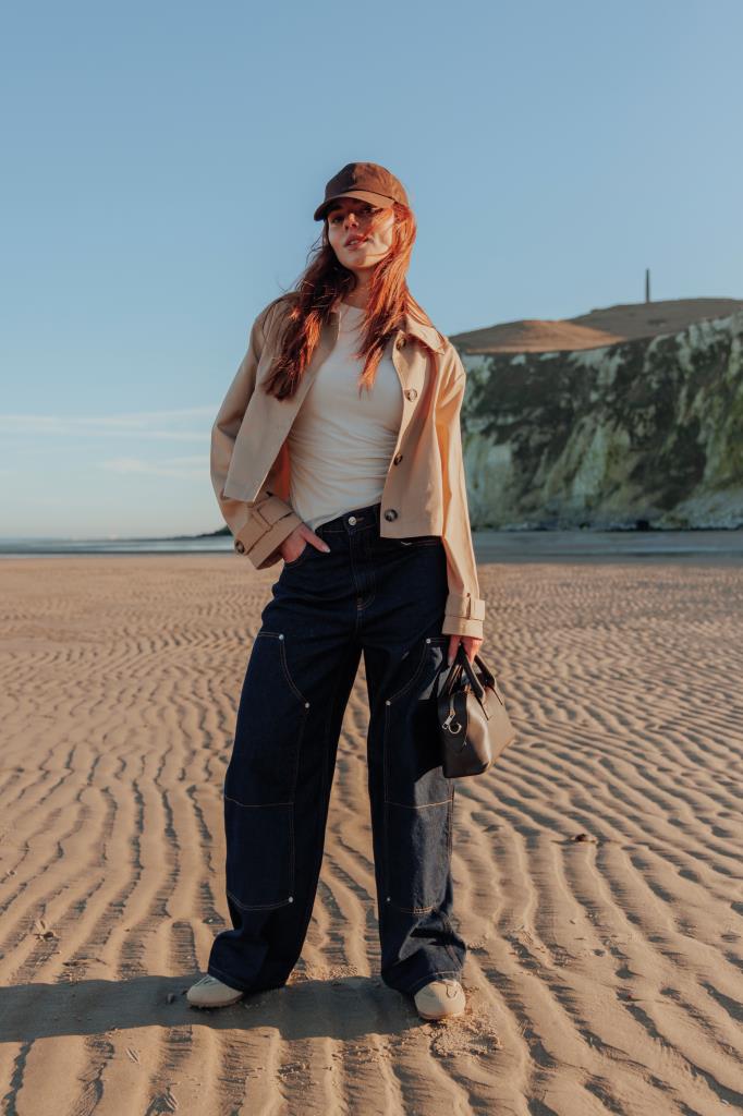 Jean barrel taille medium avec jeux de couture