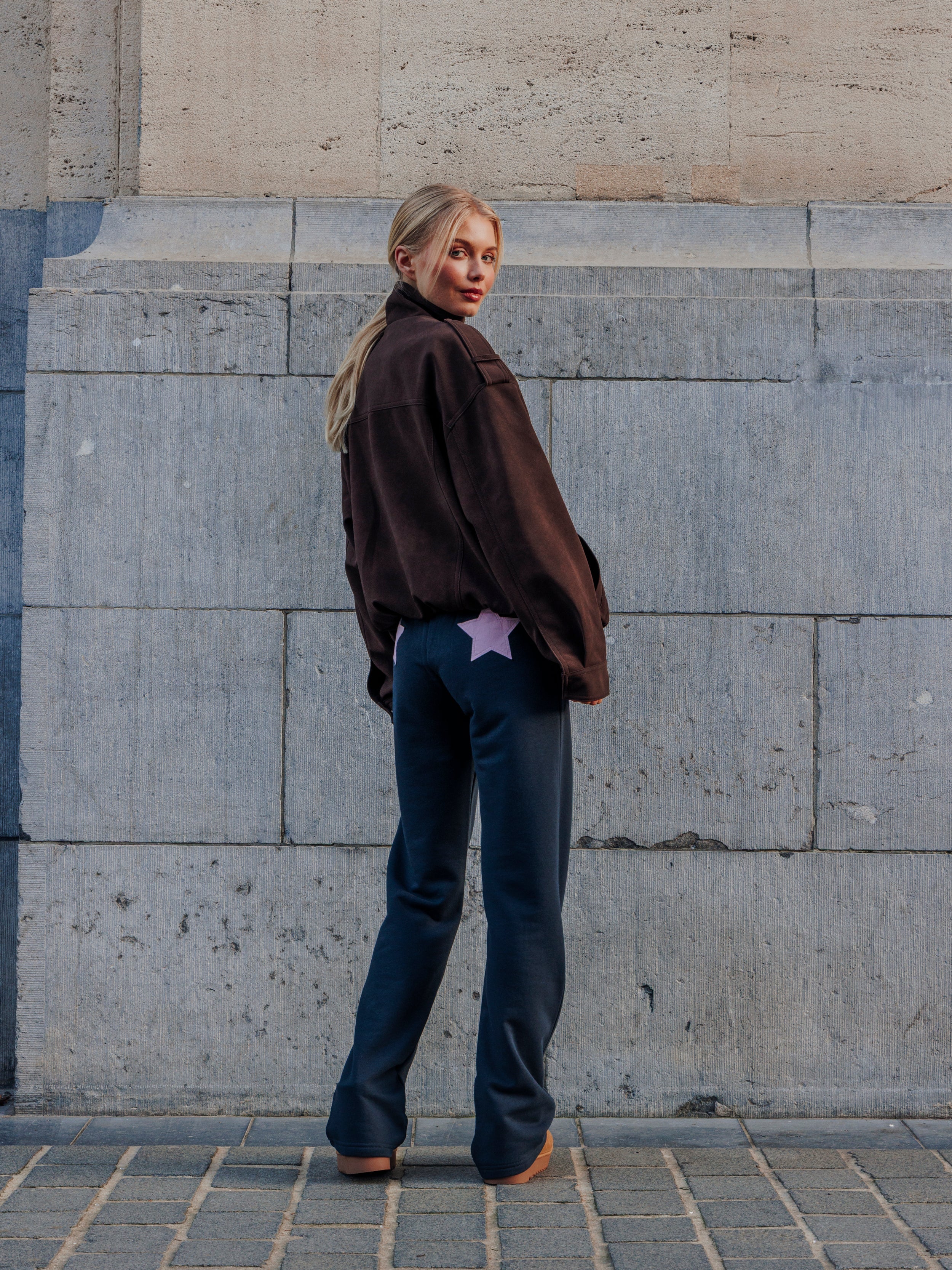 Pantalon droit en molleton avec étoiles dos