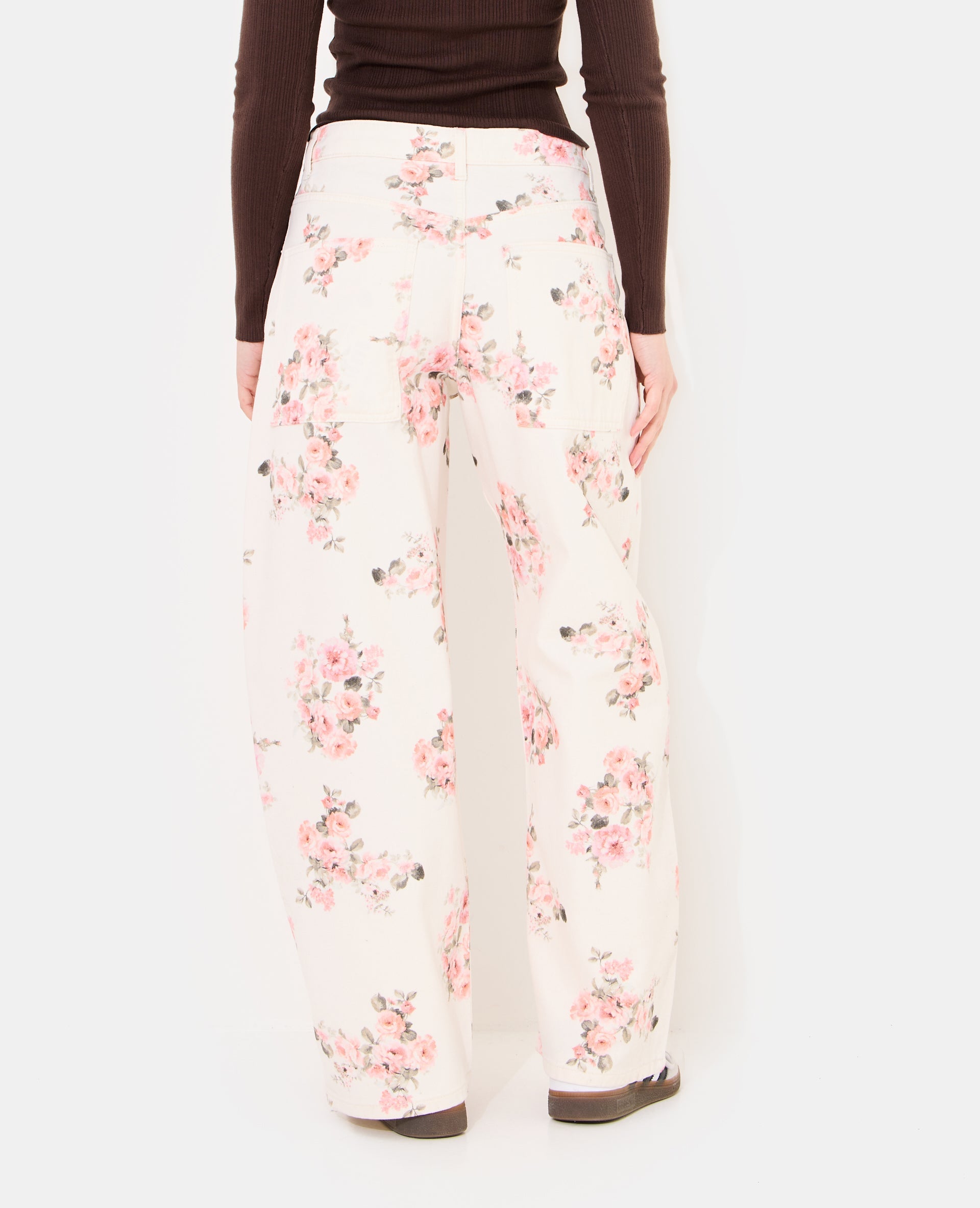 Jean barrel taille medium avec motif fleurs