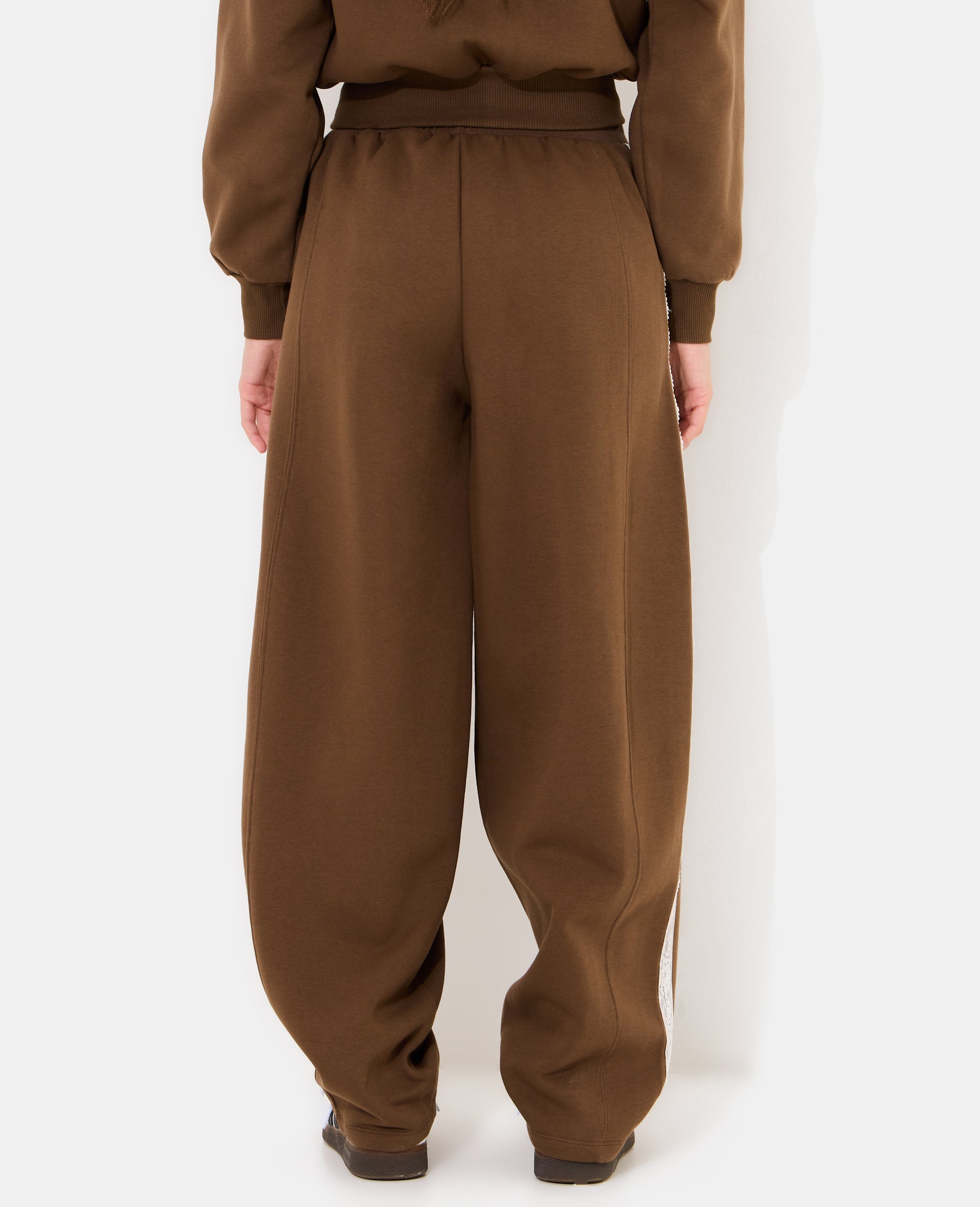 Pantalon molleton barrel avec dentelle