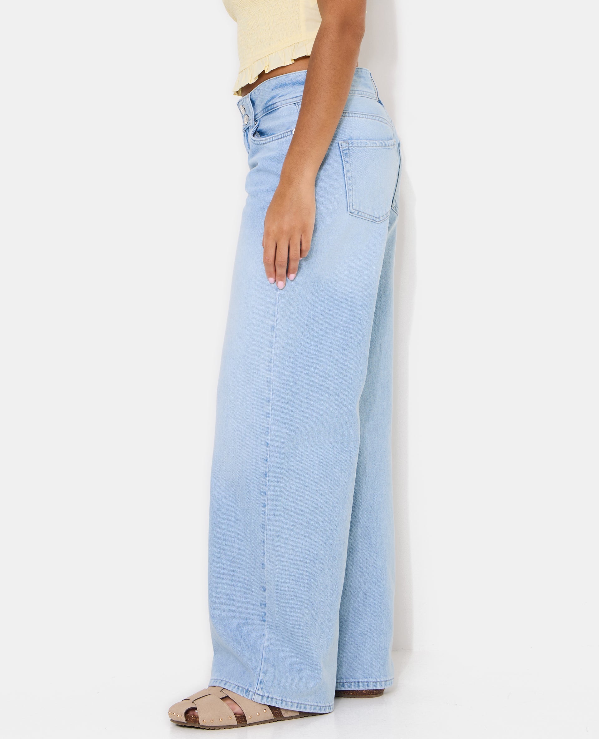 Jean wide taille basse avec double boutonnage