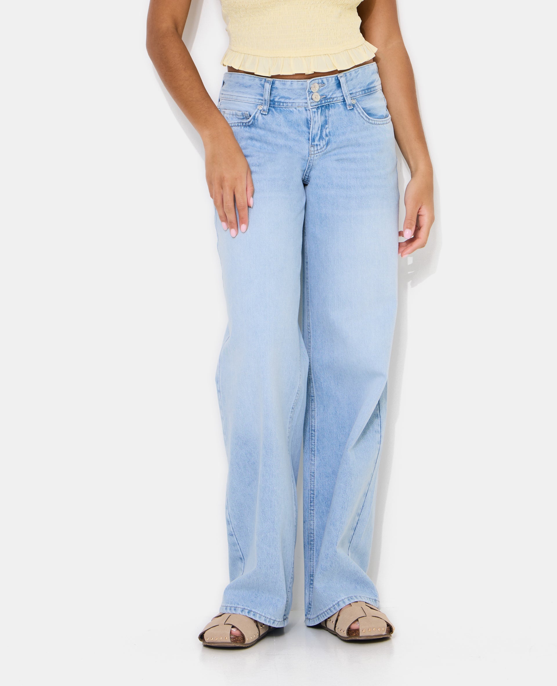 Jean wide taille basse avec double boutonnage
