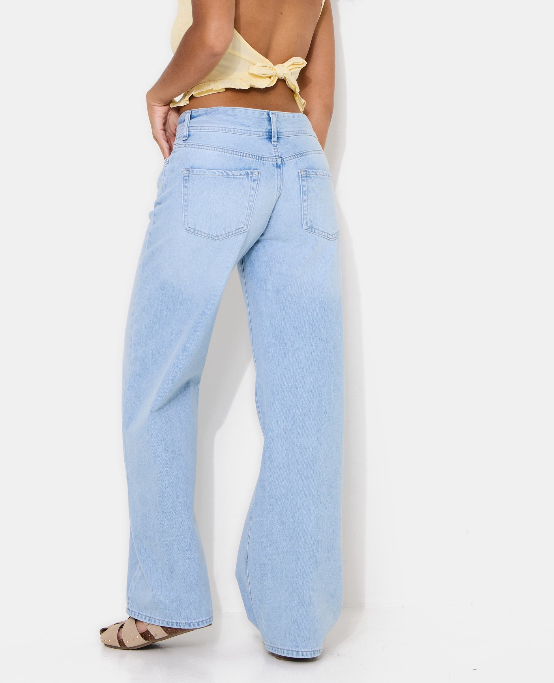 Jean wide taille basse avec double boutonnage