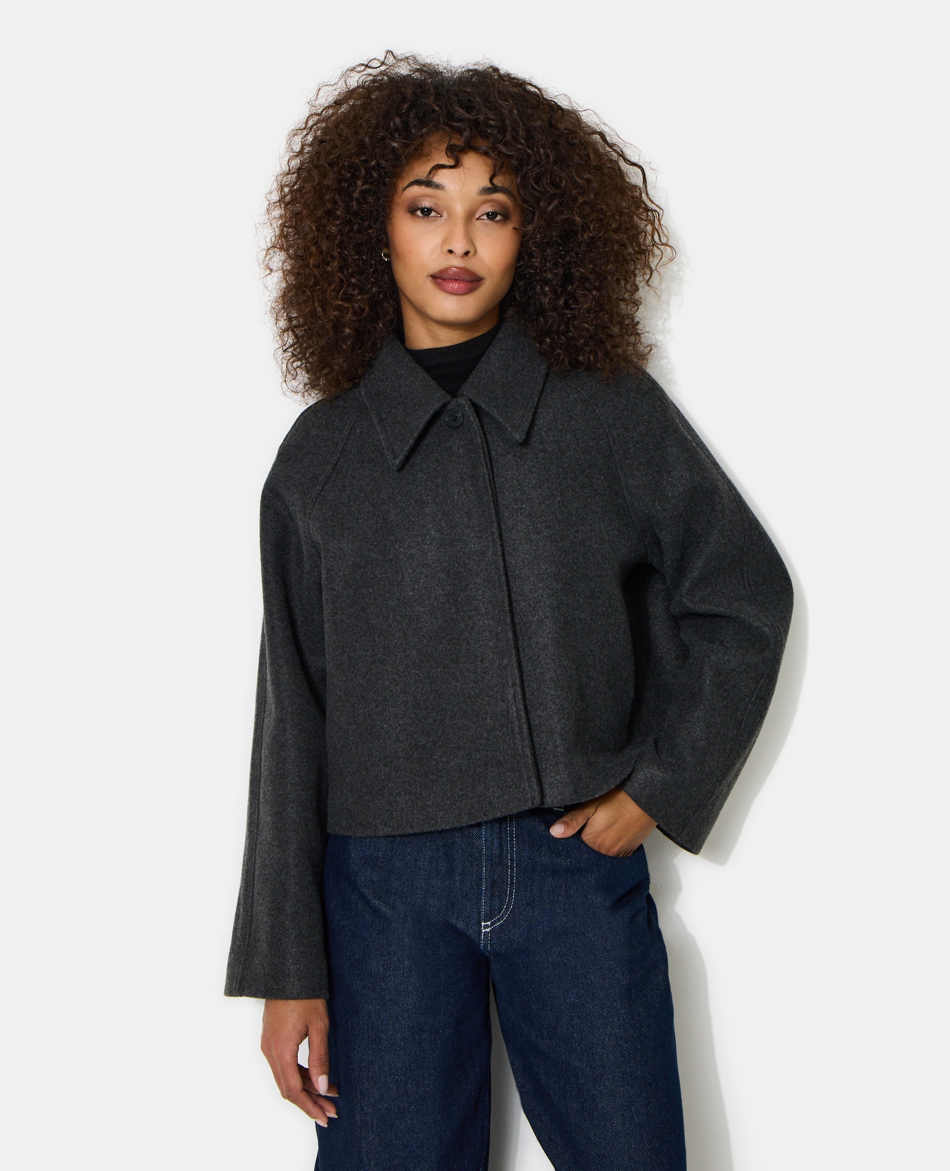 Manteau court drap de laine