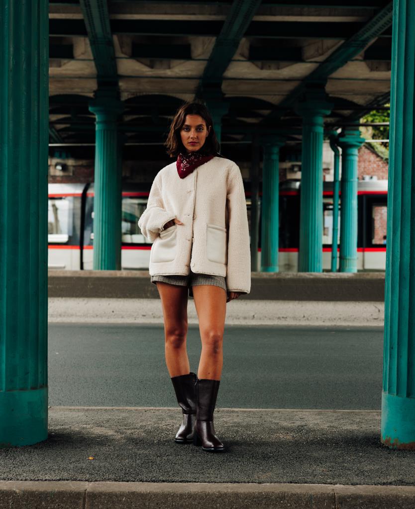 Blouson en sherpa façon peau lainée