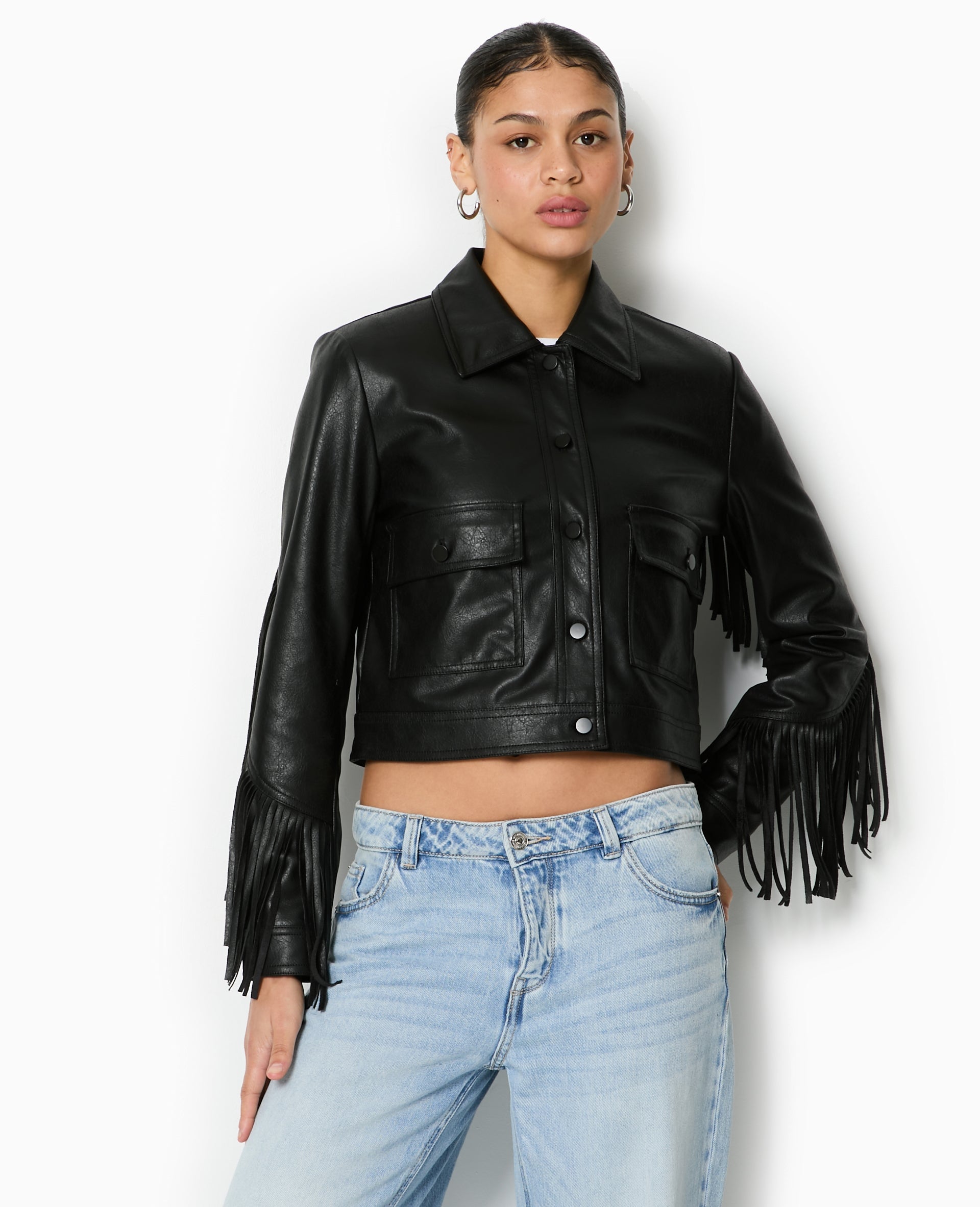 Veste courte en simili avec franges