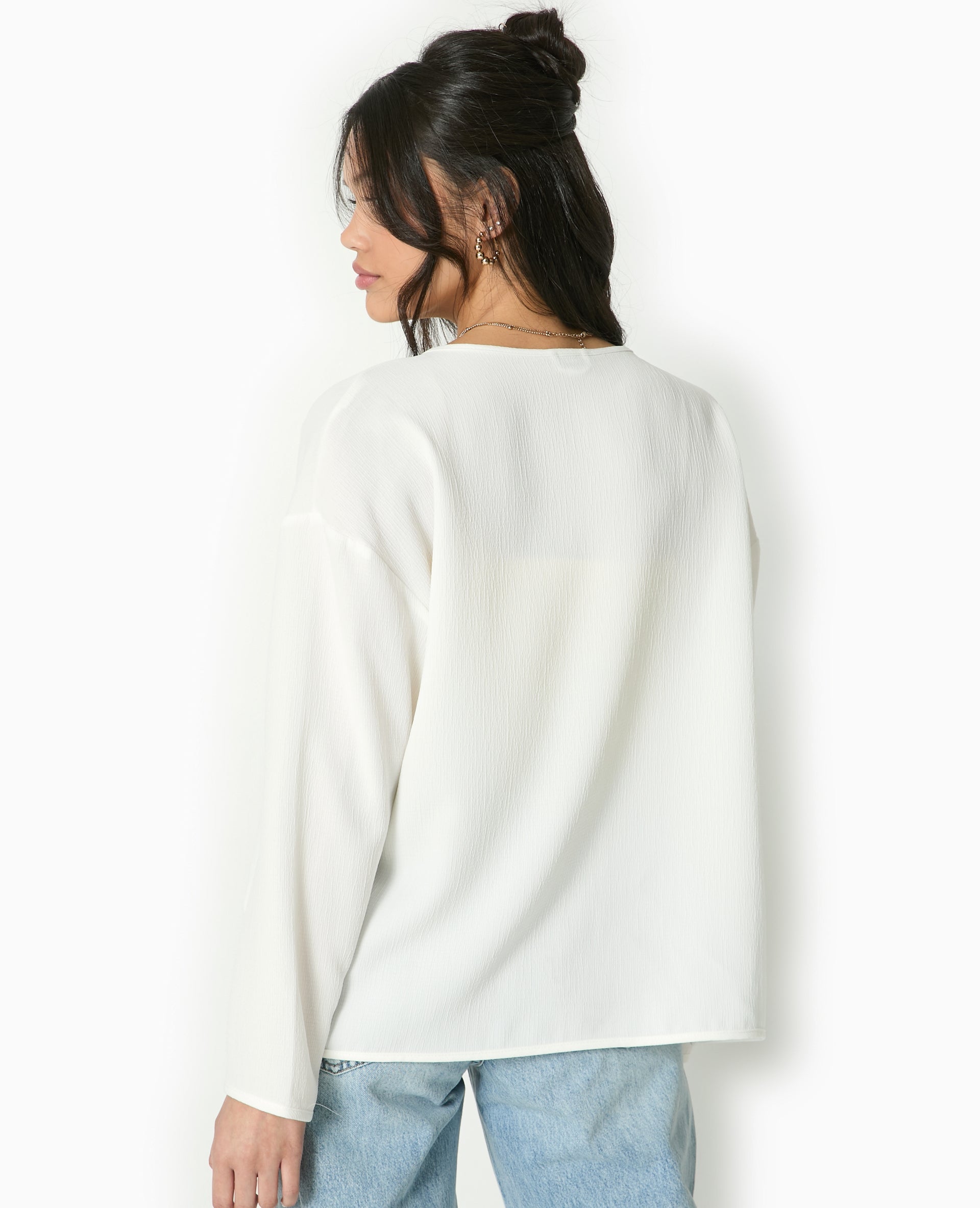 Veste légère et droite avec nouettes