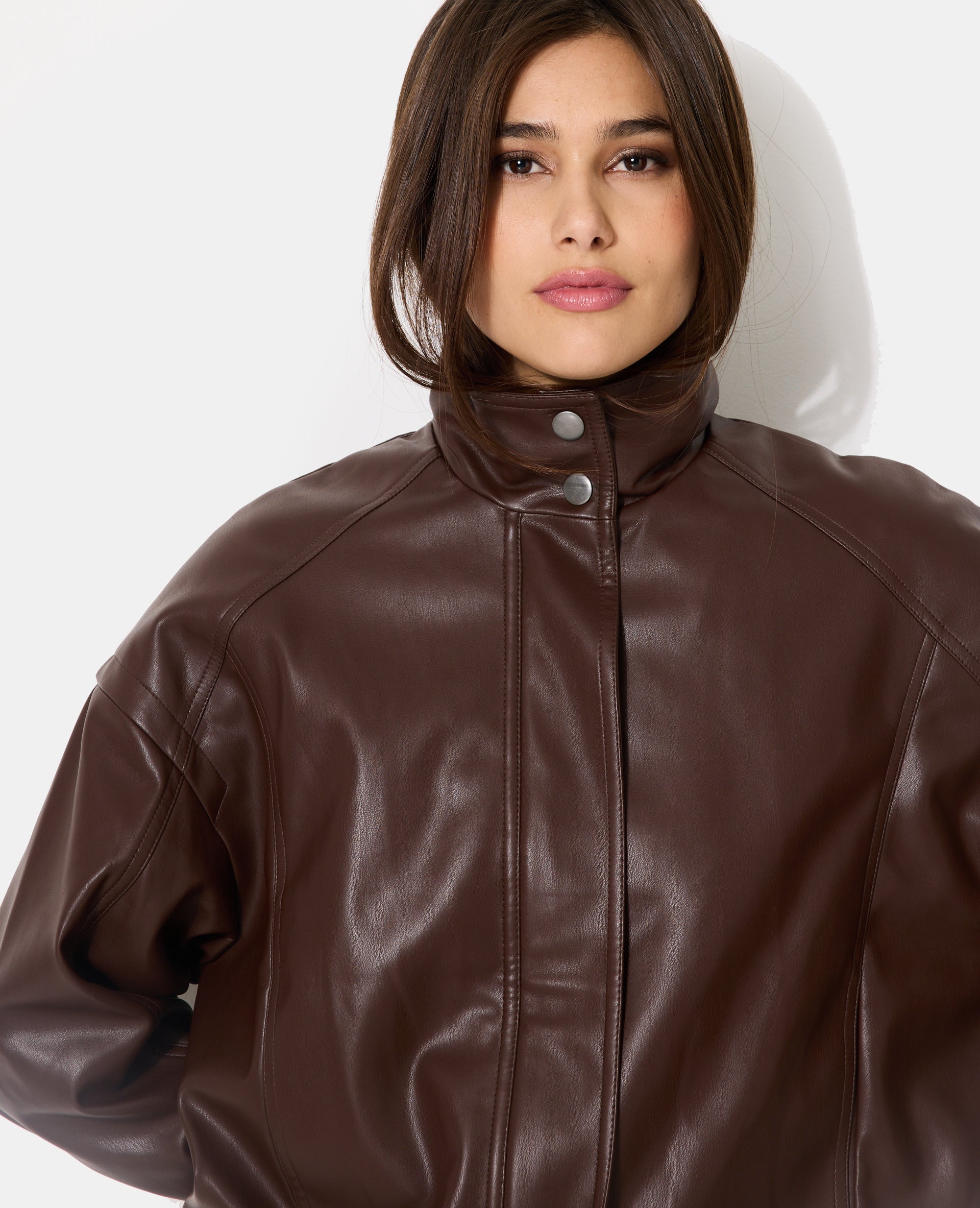Blouson boule en simili avec col montant