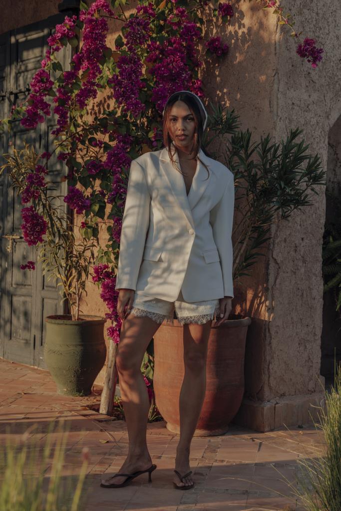 Veste blazer long et cintré en tissu effet lin