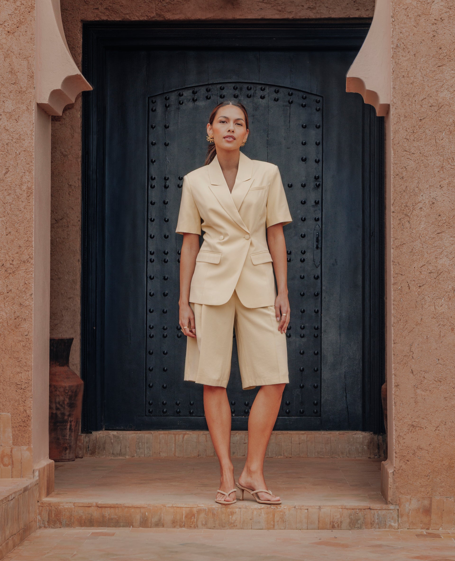 Veste blazer cintrée manches courtes