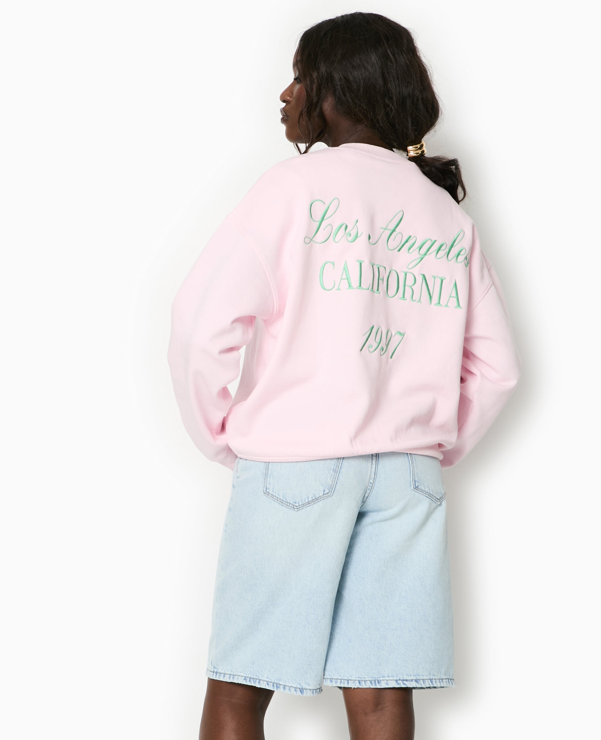 Sweat oversize avec broderies devant et dos