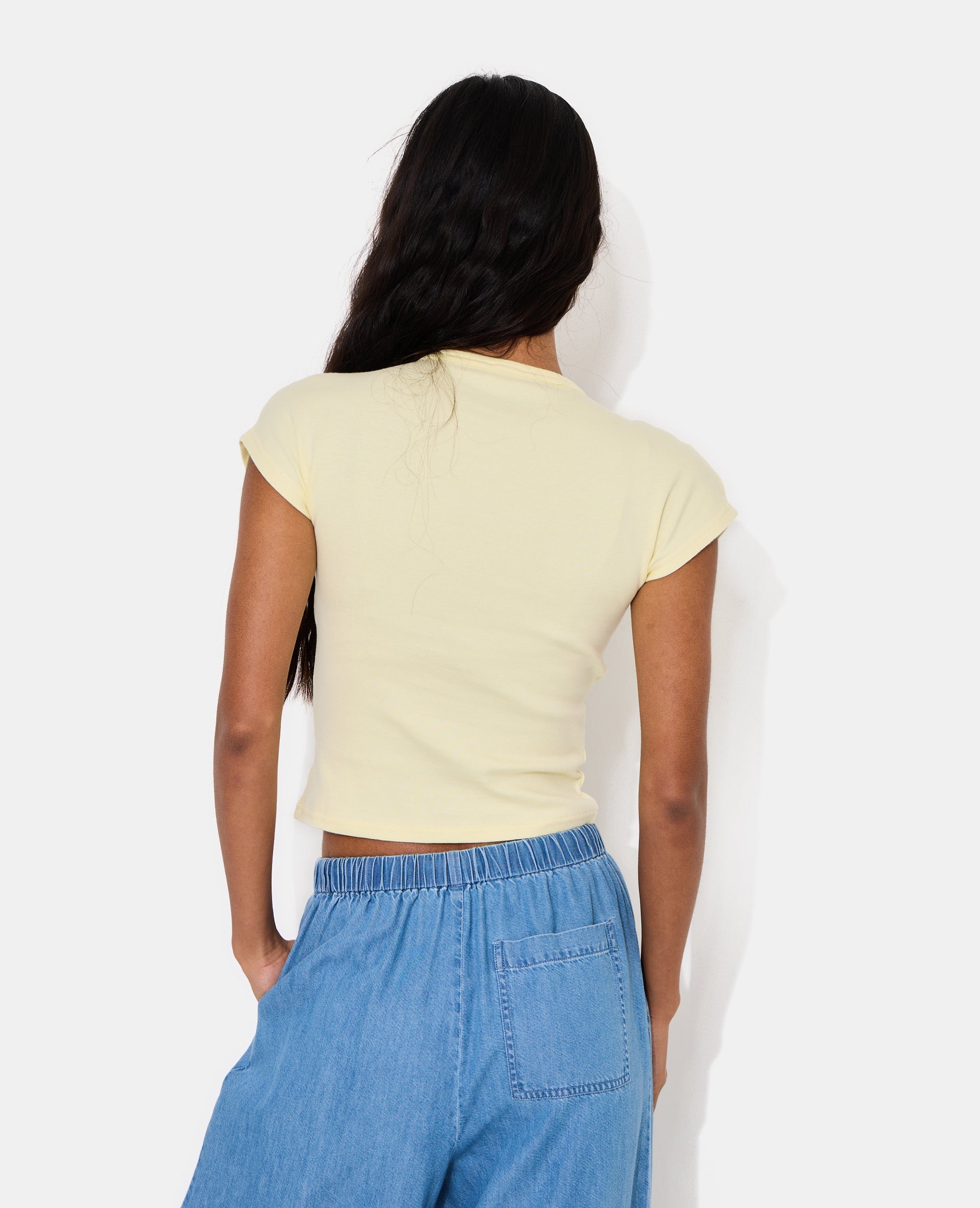 T-shirt ajusté col rond et manches raccourcies