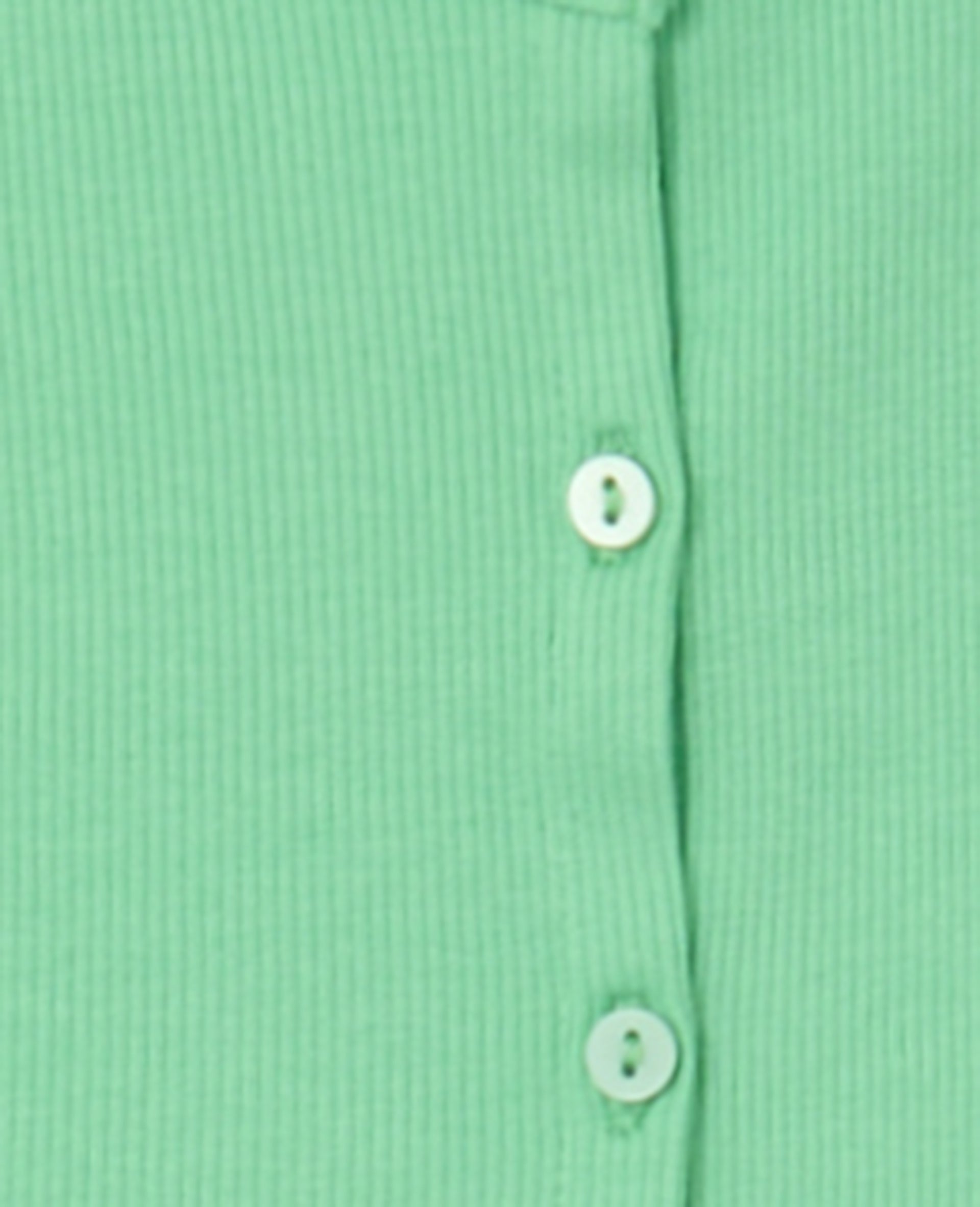 T-shirt court boutonné en maille côtelée