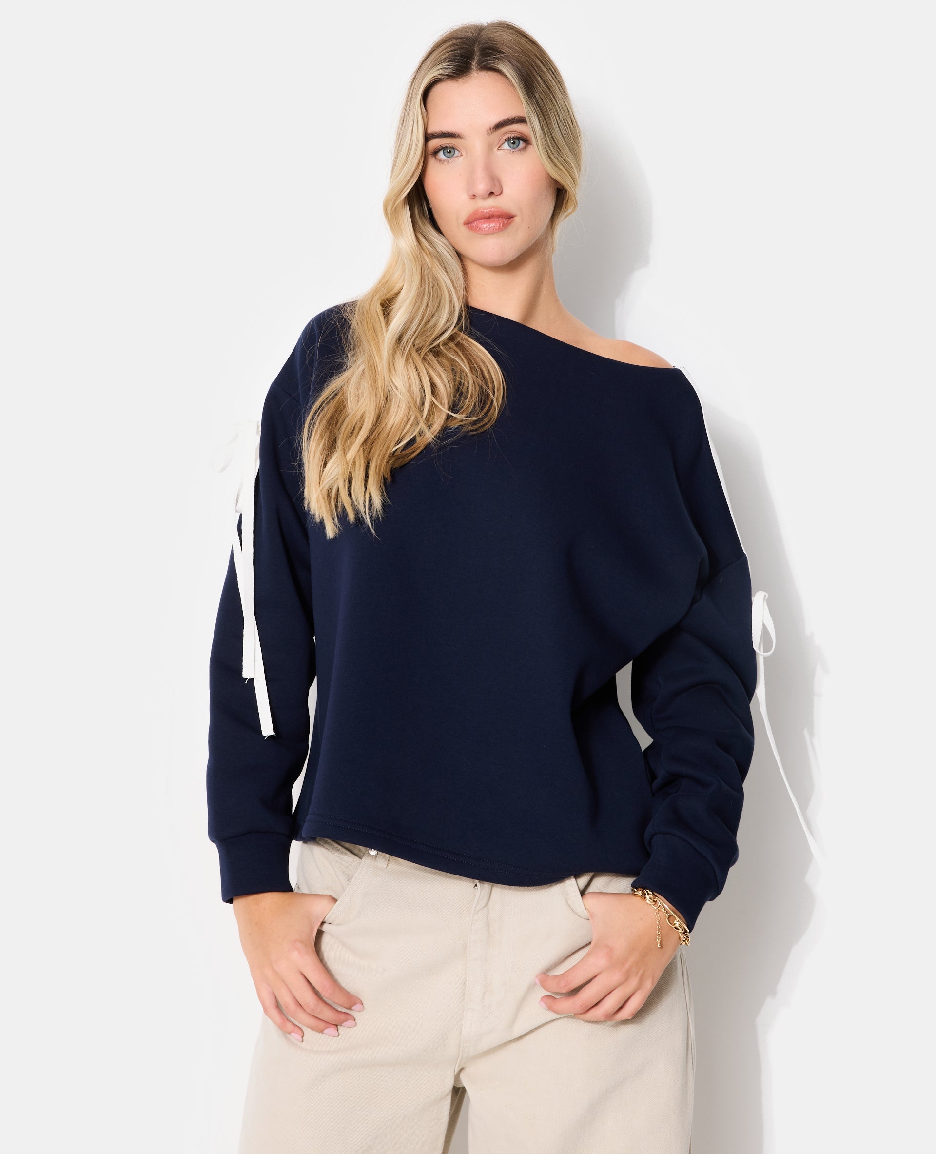 Sweat ample avec détail nœuds sur les manches