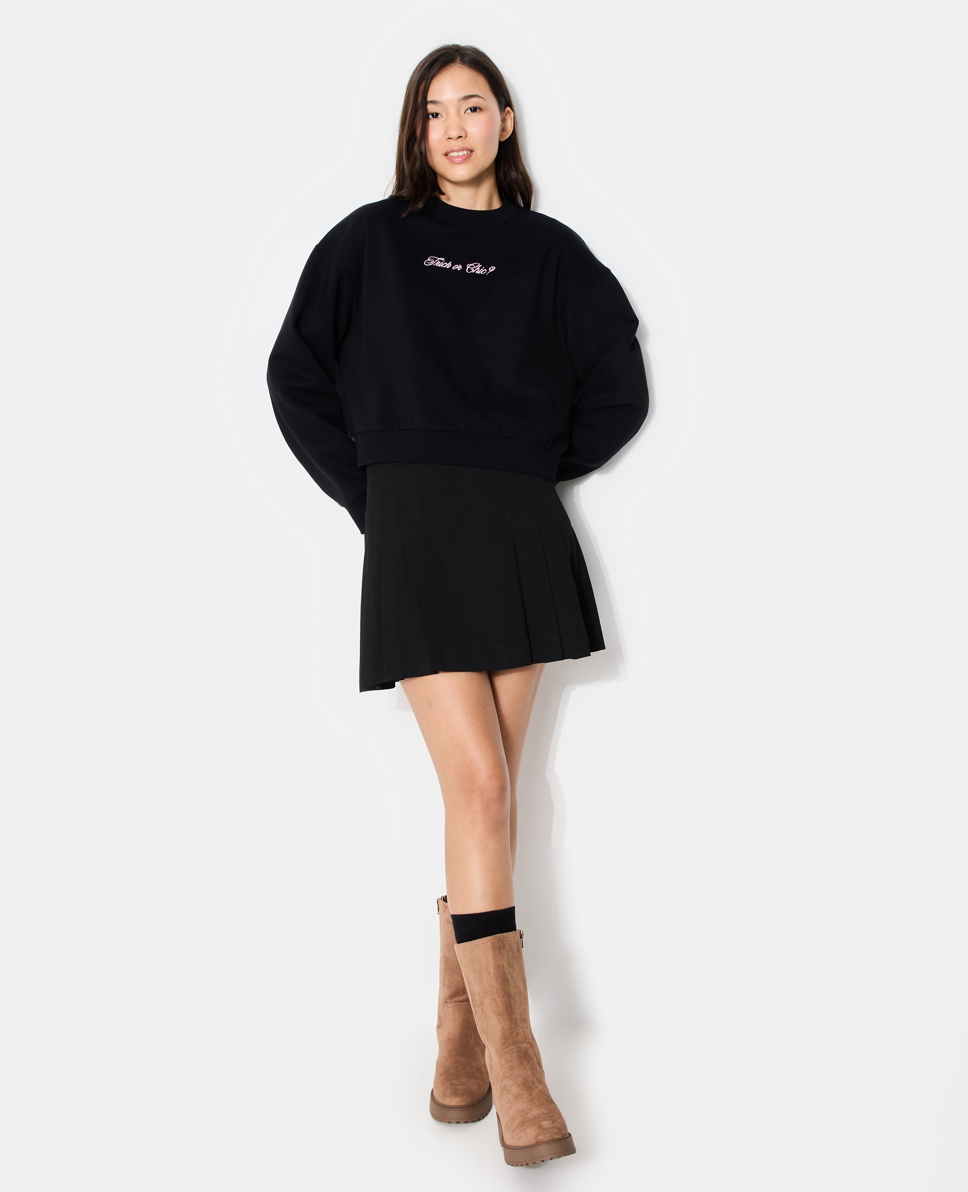 Sweat col rond avec broderie poitrine