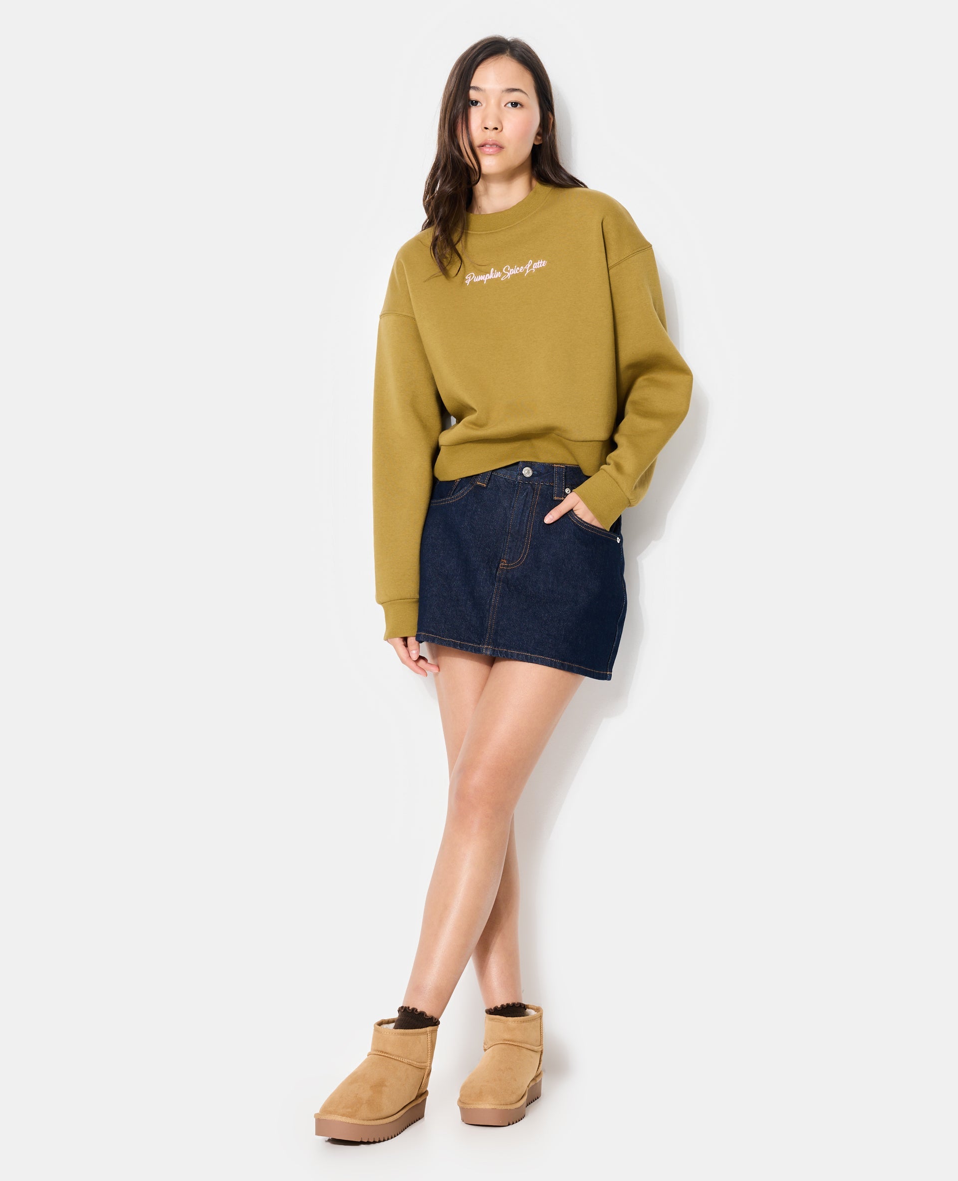 Sweat col rond avec broderie poitrine