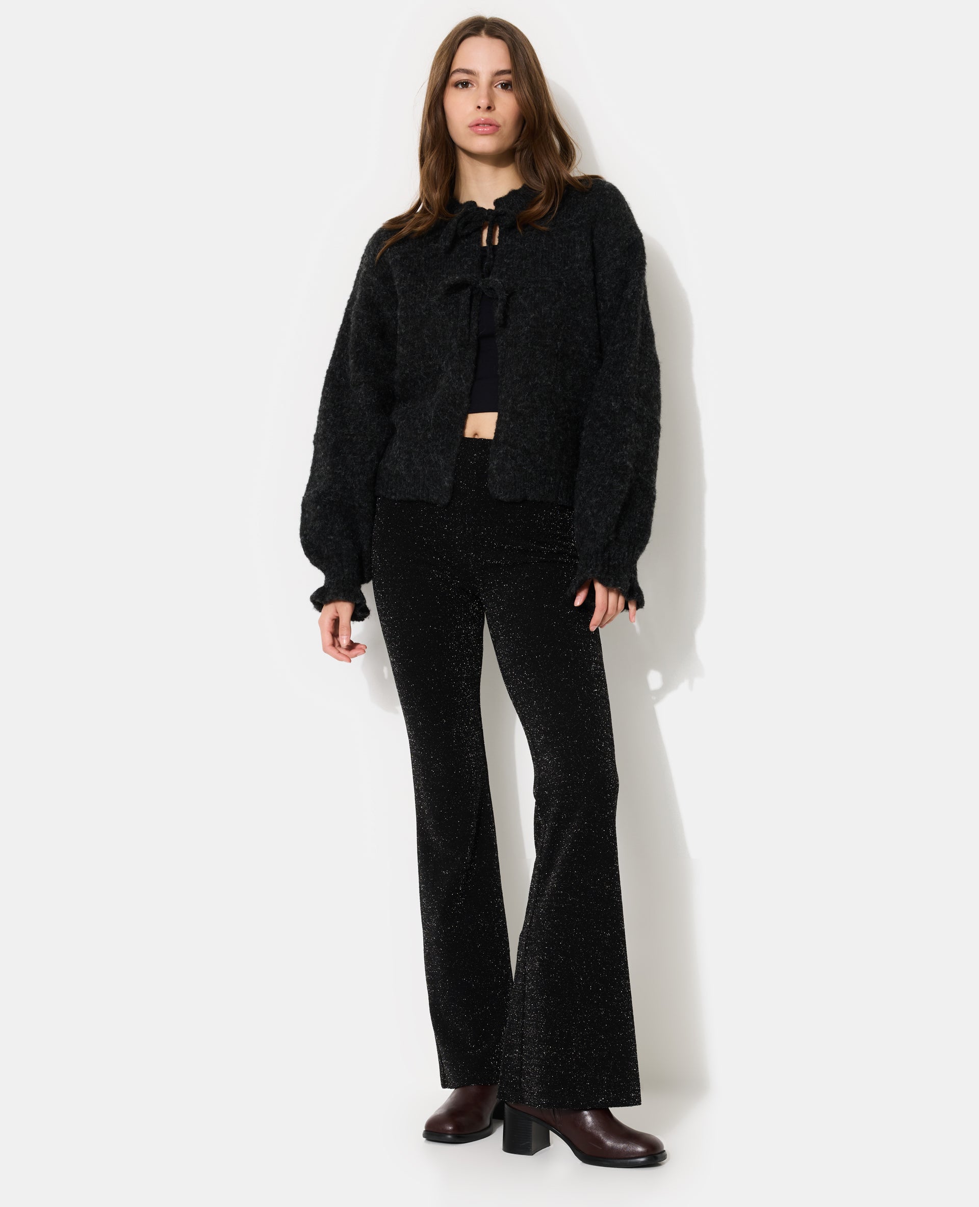 Gilet en maille fantaisie avec nouettes et volants