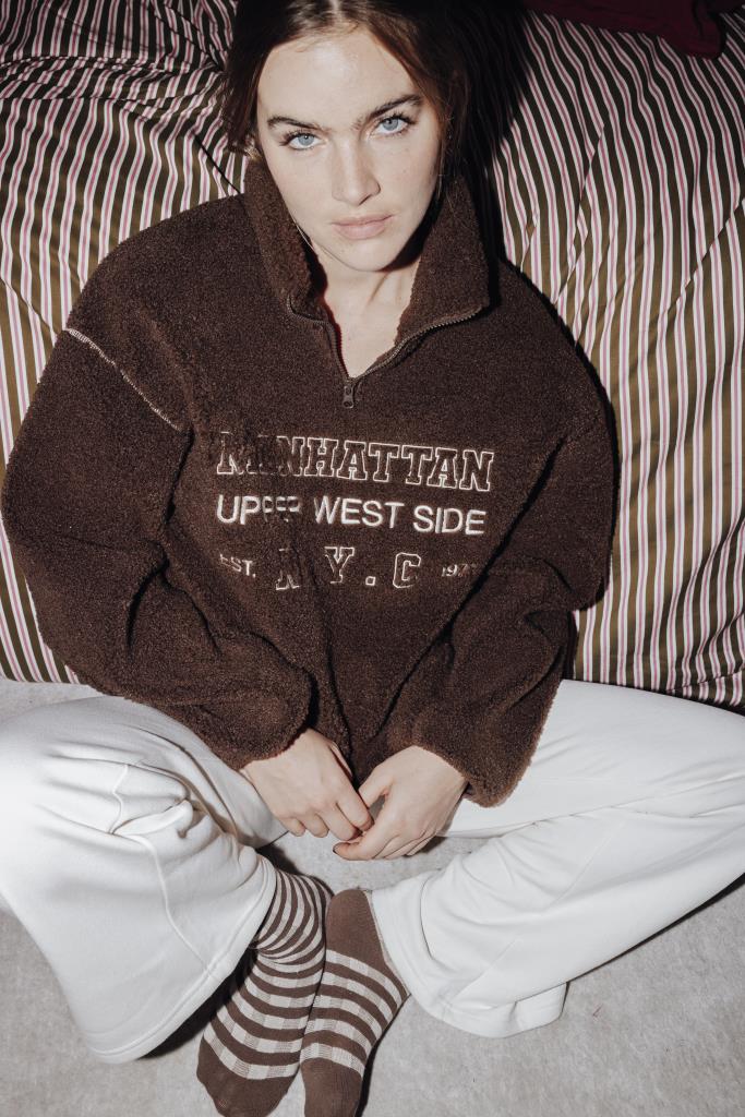 Sweat droit en sherpa col zippé avec broderies