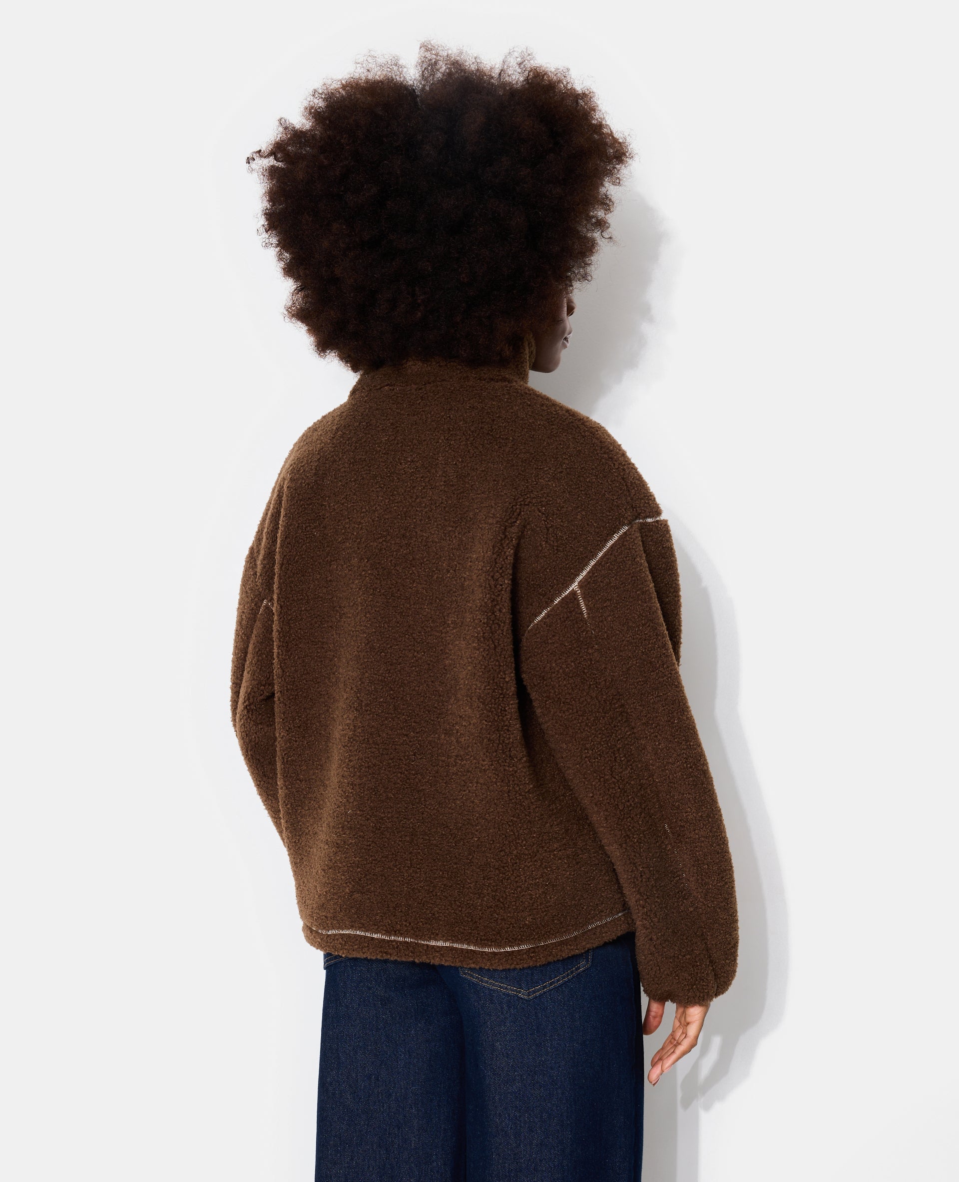 Sweat droit en sherpa col zippé avec broderies