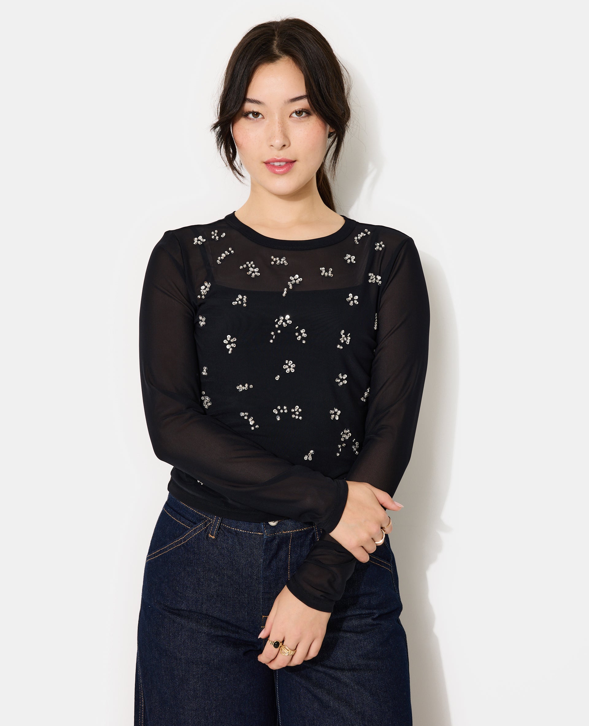 Top en résille avec perles et sequins
