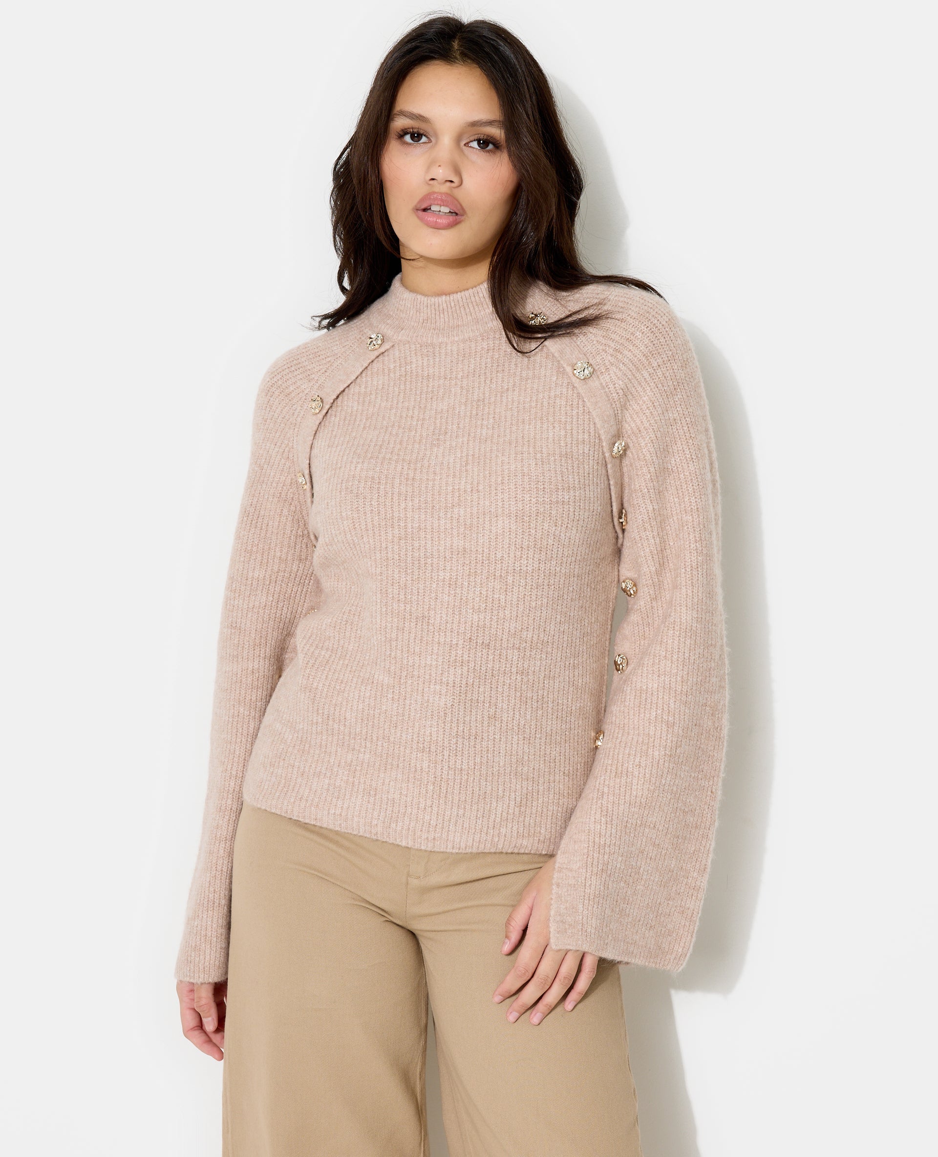Pull avec boutons fantaisie