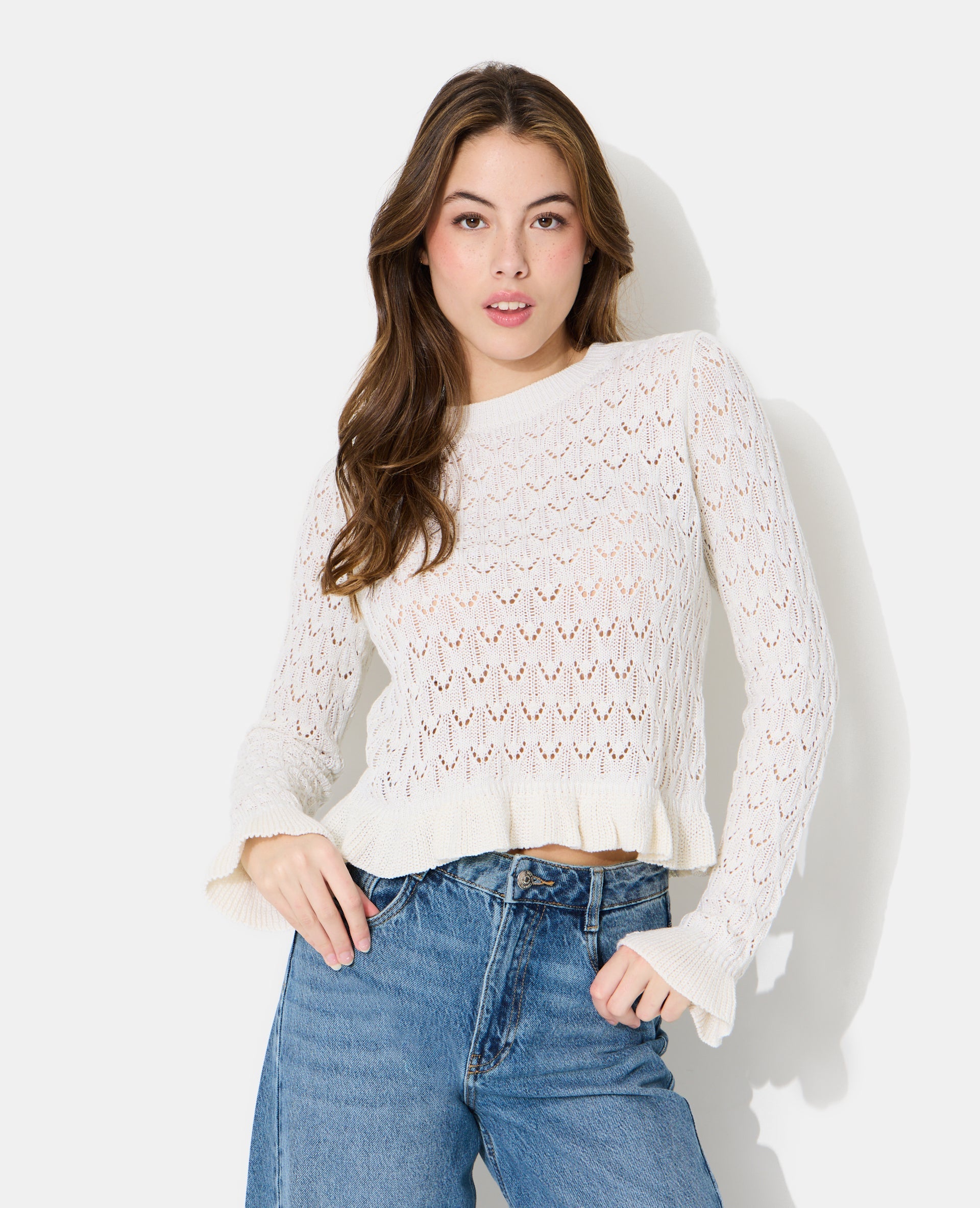 Pull en maille ajourée avec petits volants
