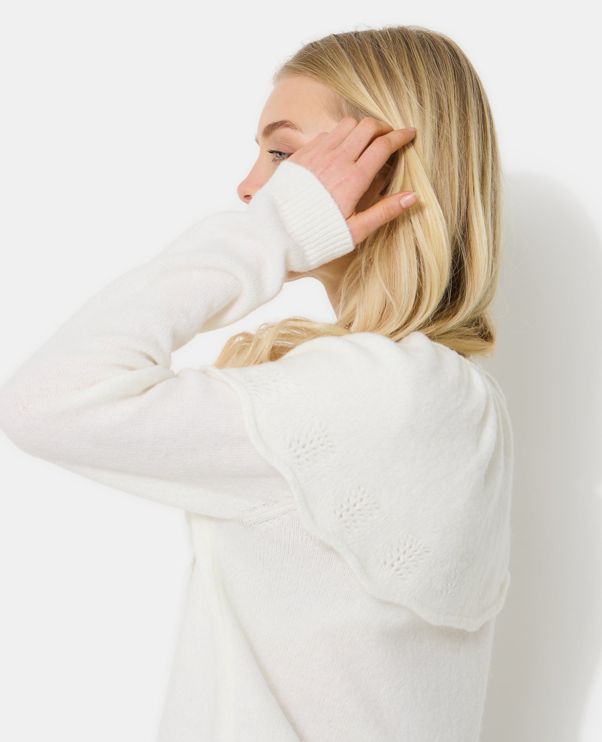 Gilet avec cape en maille ajourée