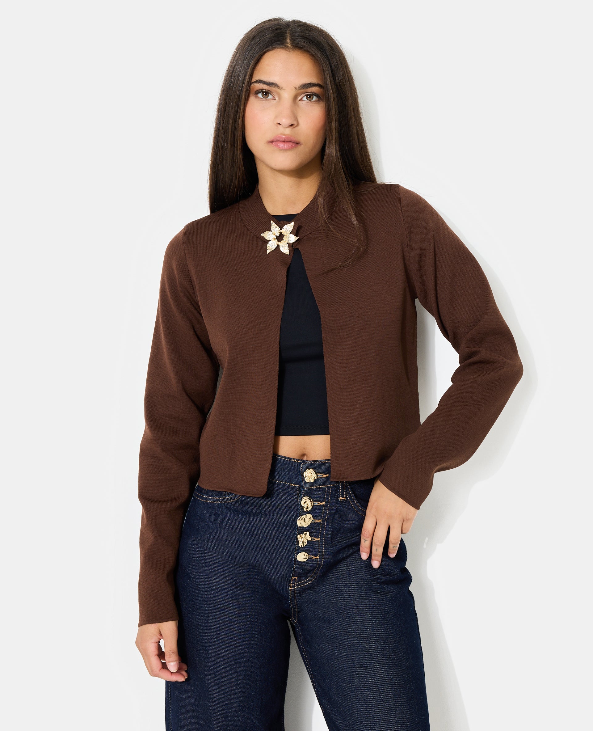 Gilet court avec 1 pression et détail bijou