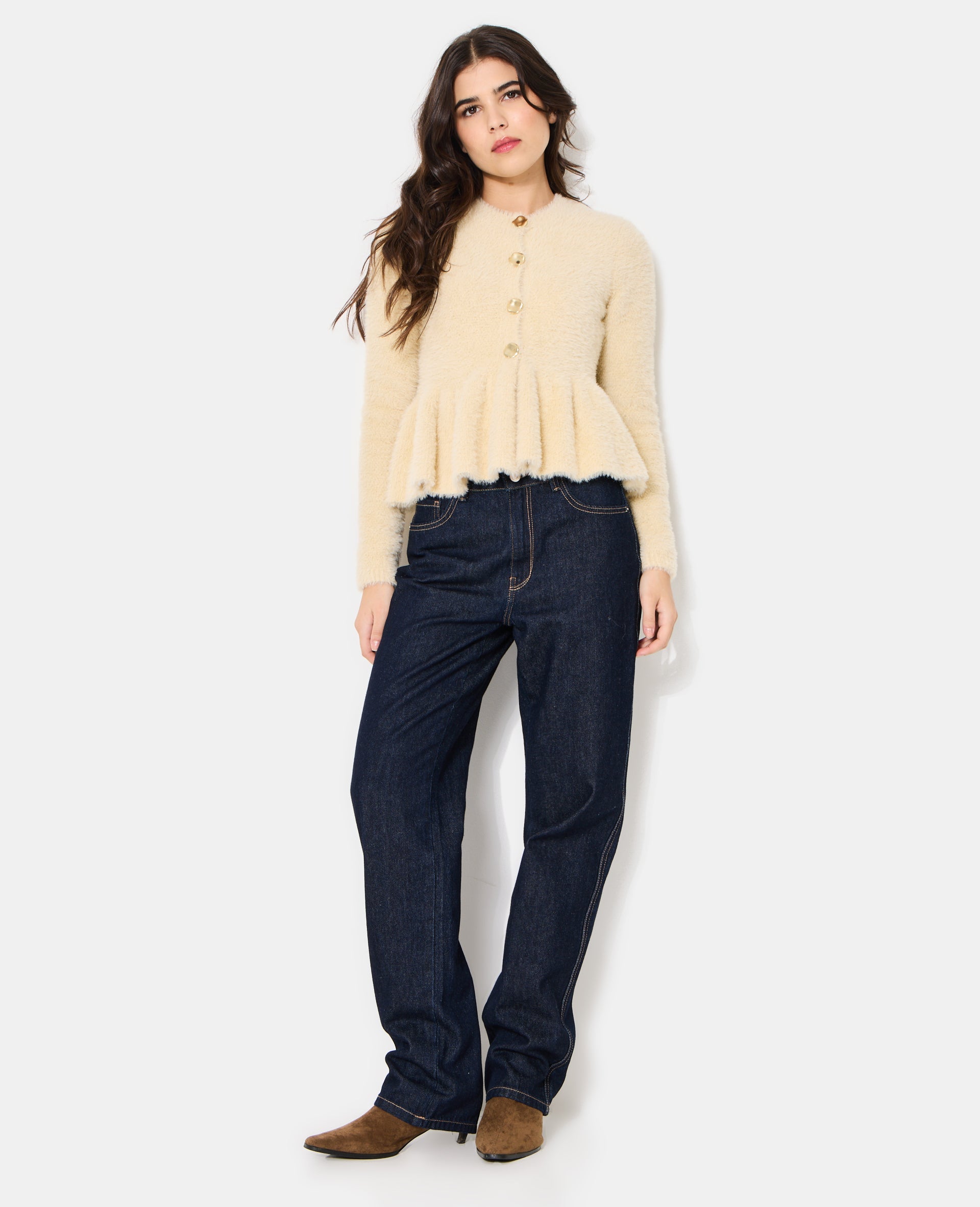 Gilet peplum en maille poilue avec boutons dorés
