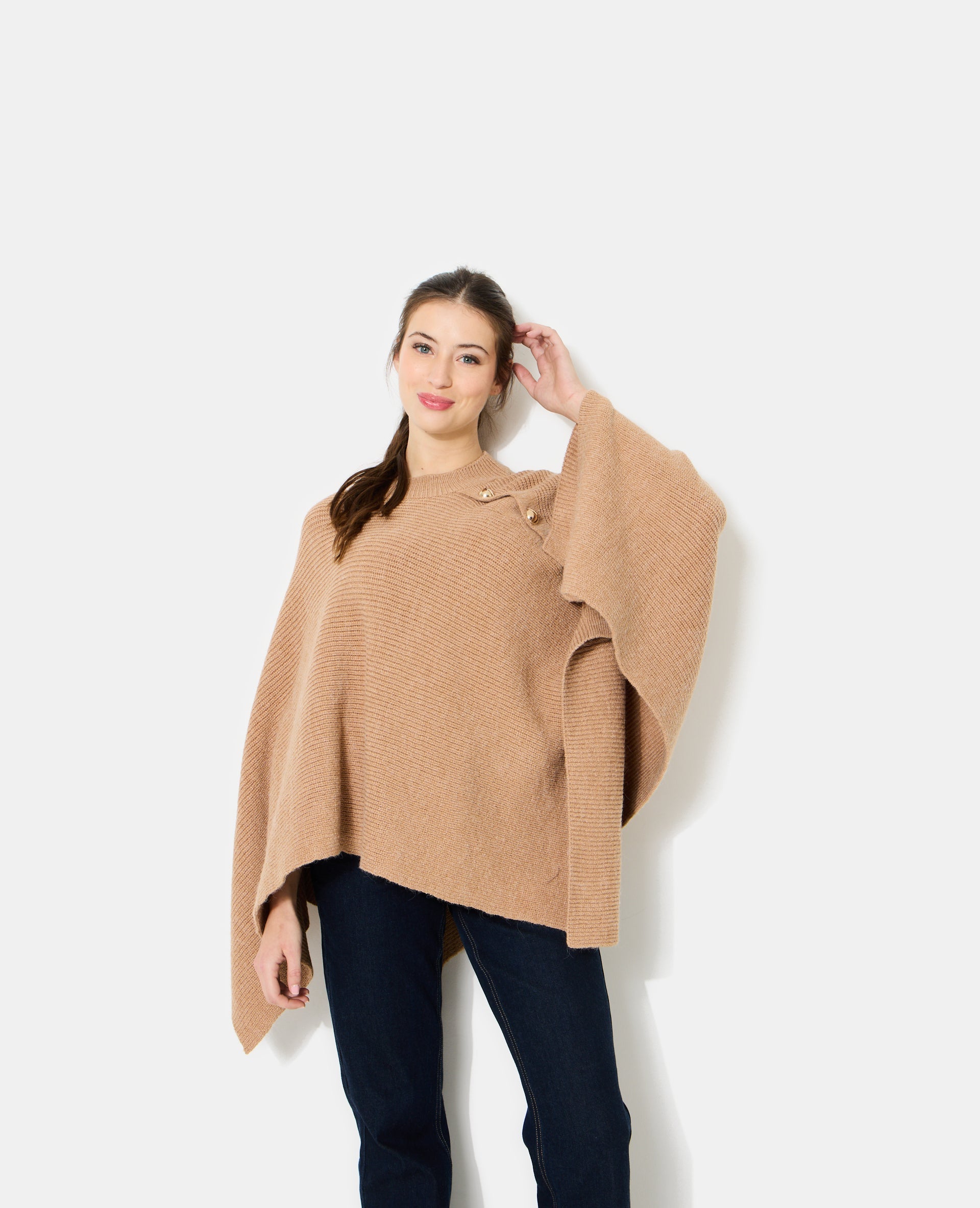 Cape en tricot avec détail boutons