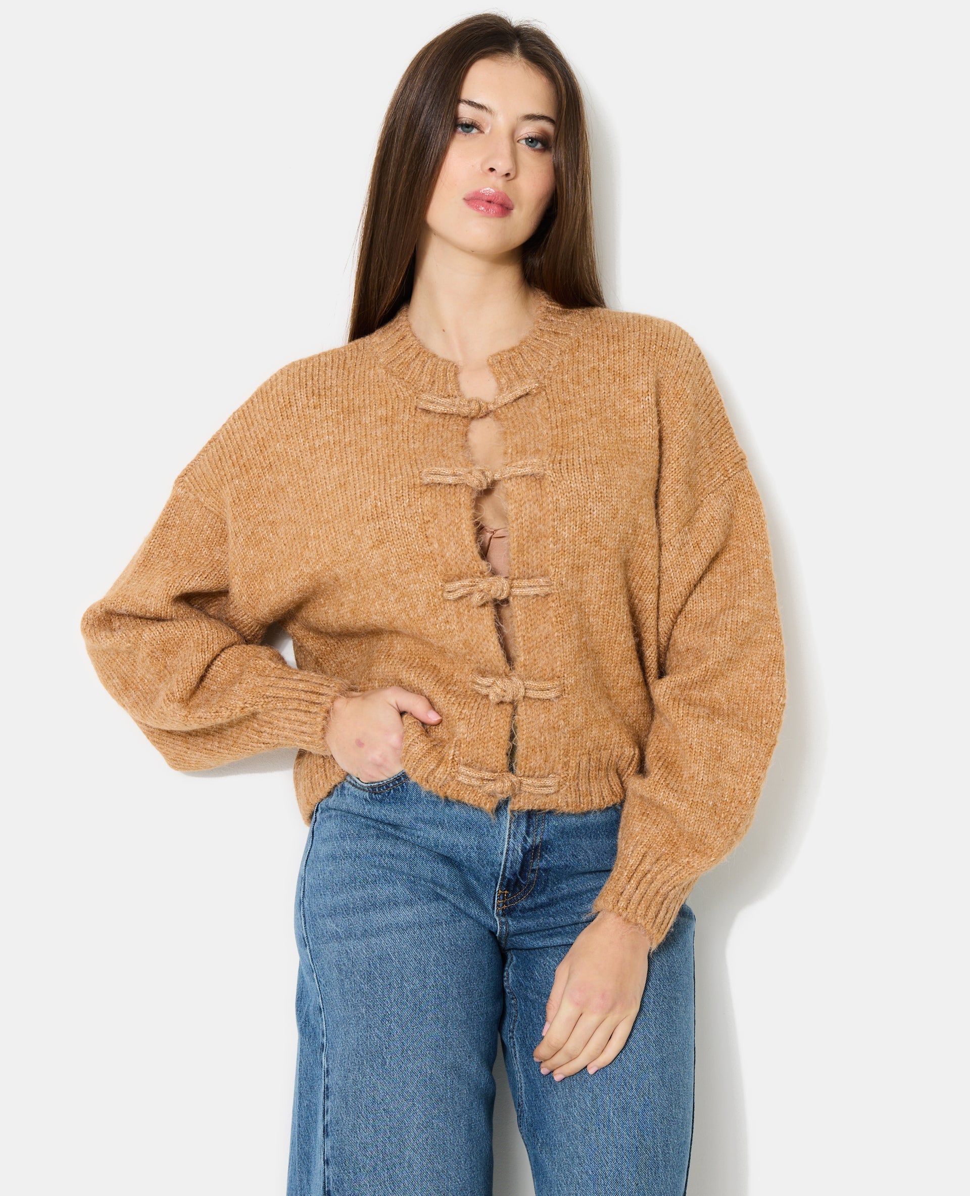 Gilet en maille avec boutons brandebourg