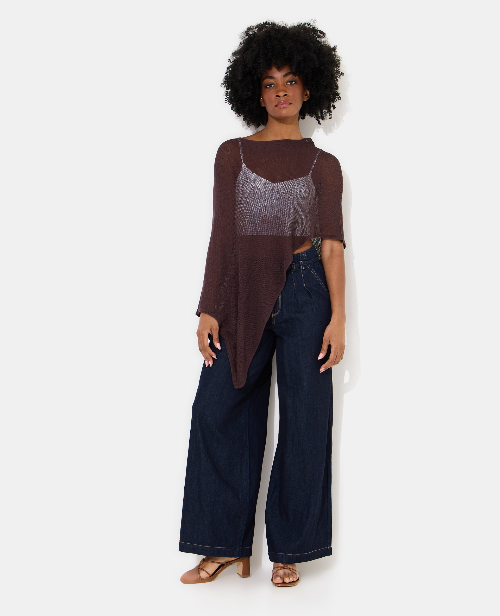 Pull châle asymétrique en maille ajourée