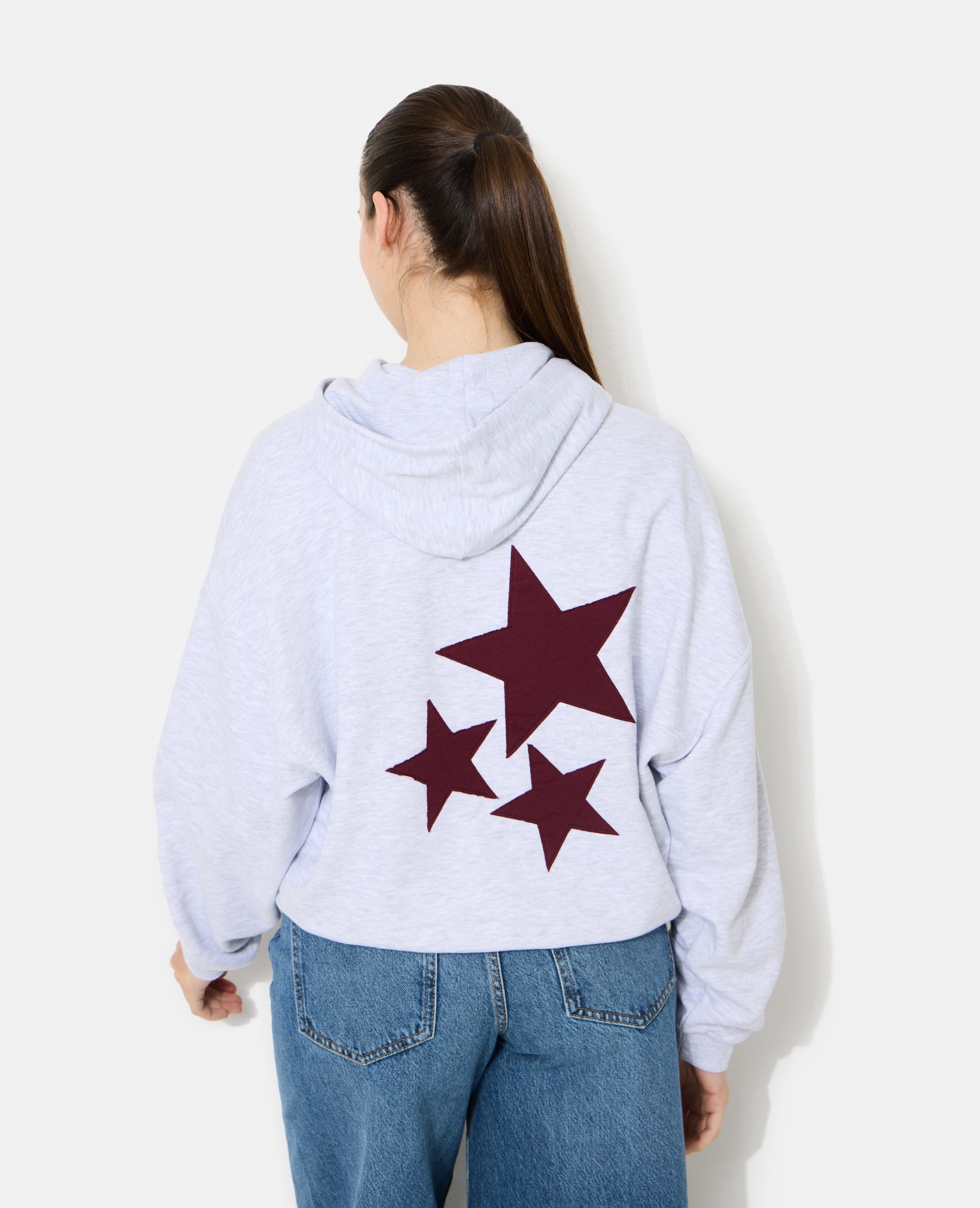 Sweat capuche oversize avec étoiles contrastées