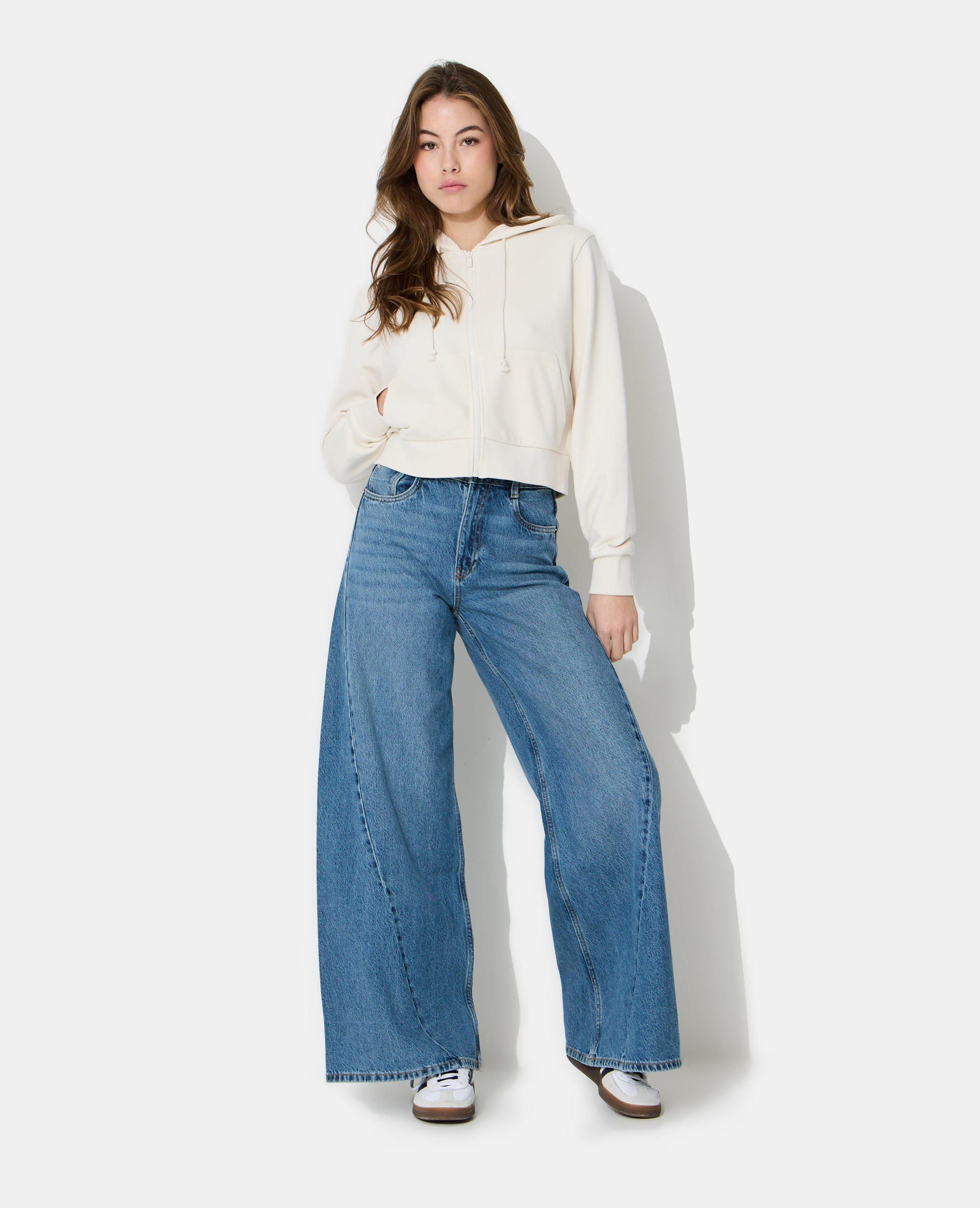 Sweat zippé avec étoile motif léopard