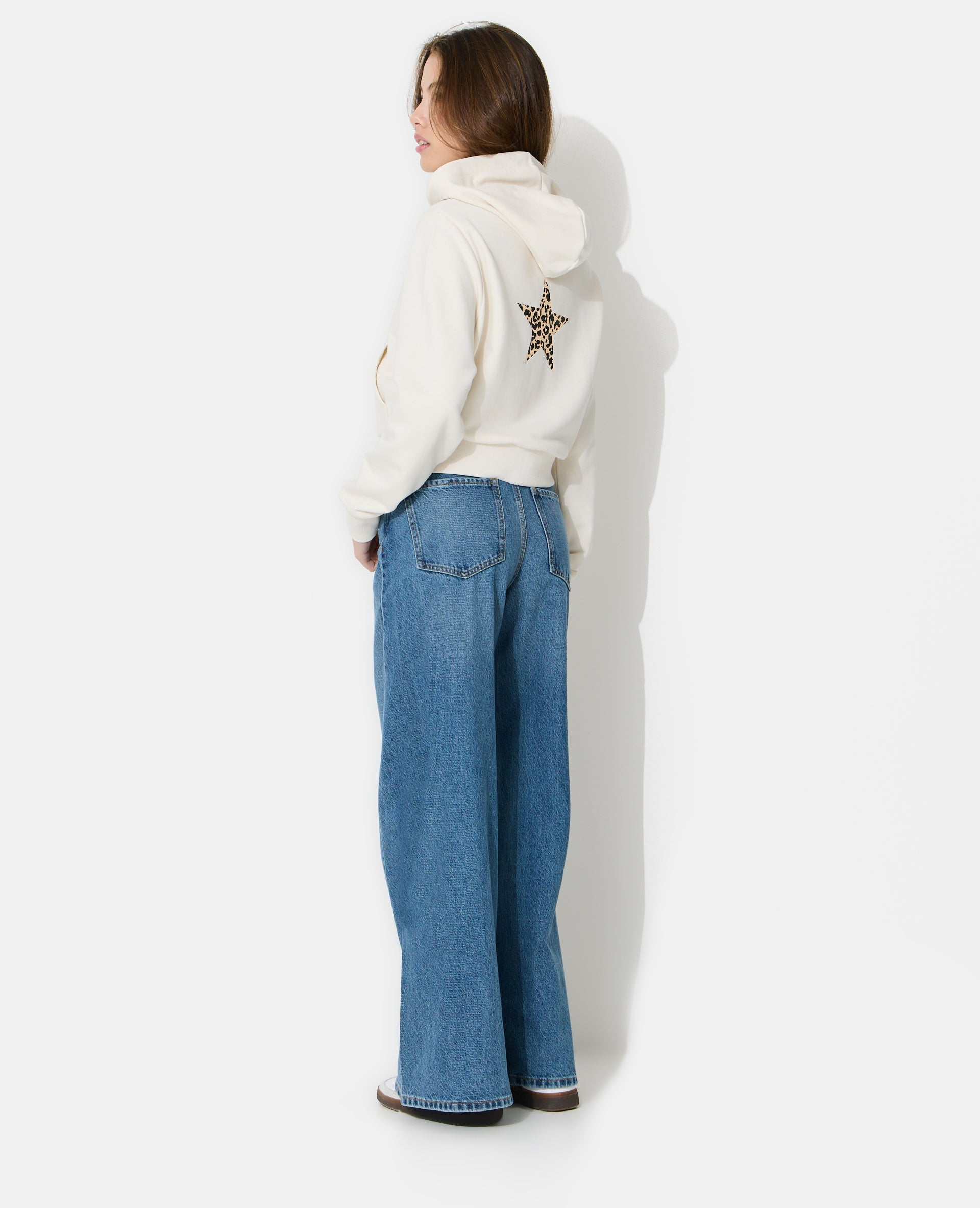 Sweat zippé avec étoile motif léopard