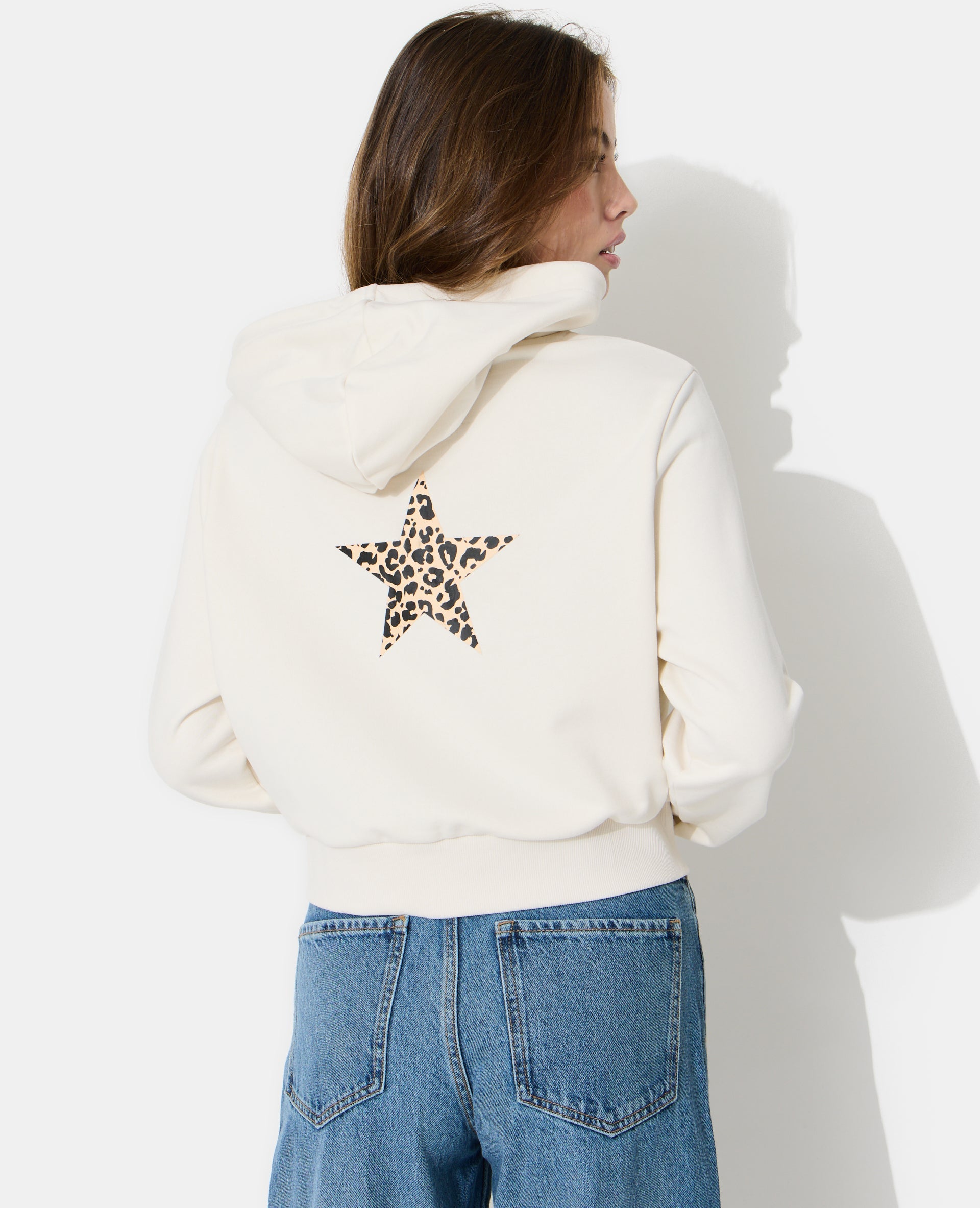 Sweat zippé avec étoile motif léopard