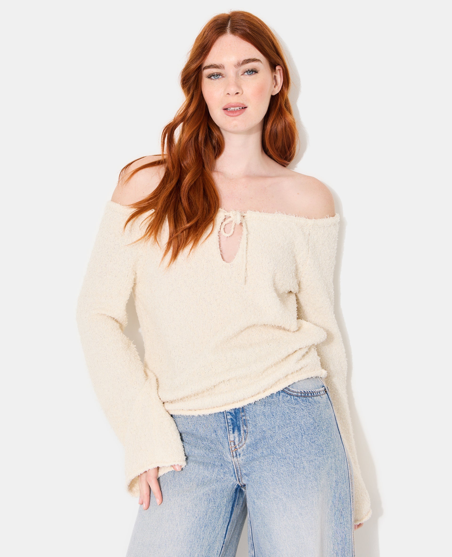 Pull encolure Bardot en maille poilue