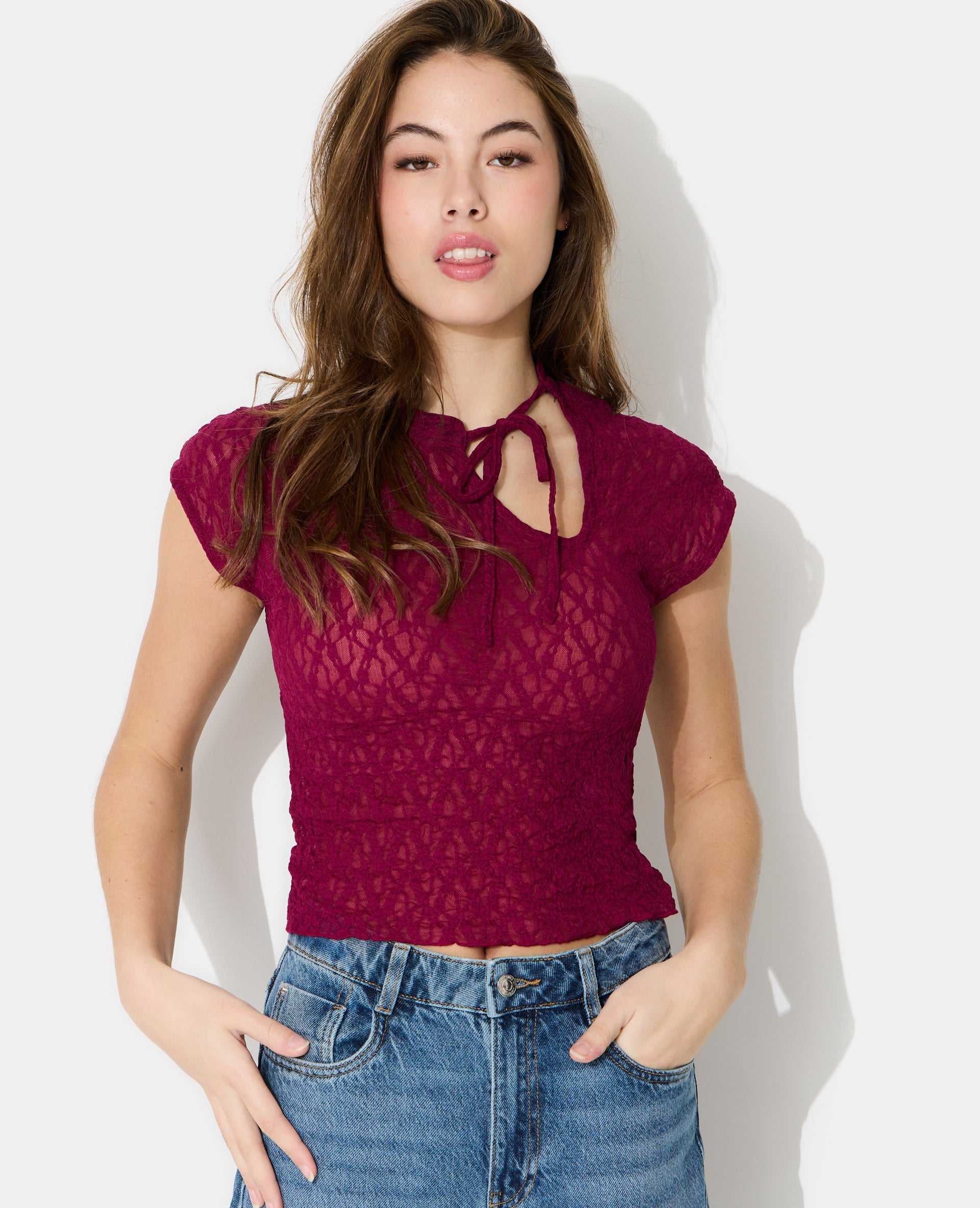Top dentelle avec col mao et nouette