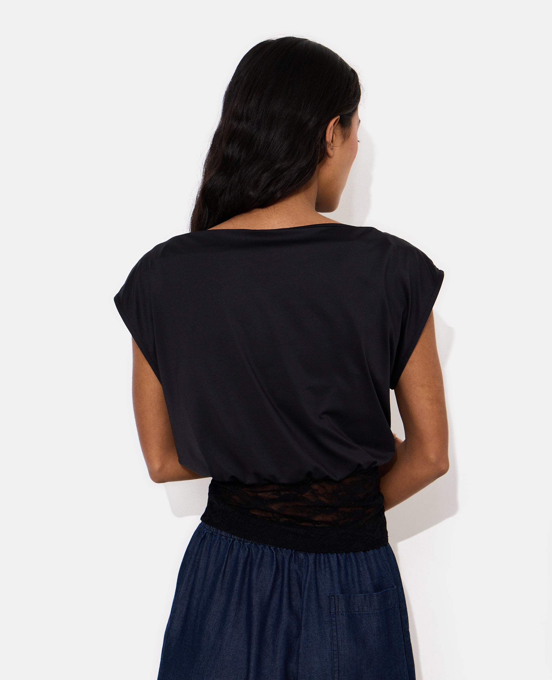 T-shirt sans manches avec dentelle